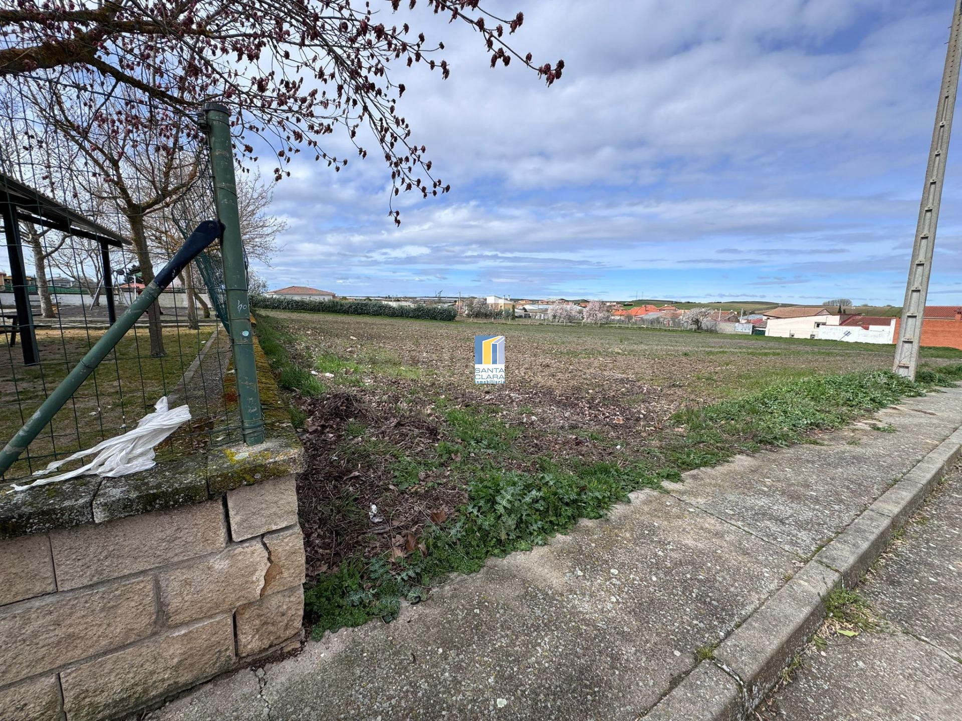 PARCELA URBANA CONSOLIDADA EN VALCABADO, ZAMORA. - foto 4