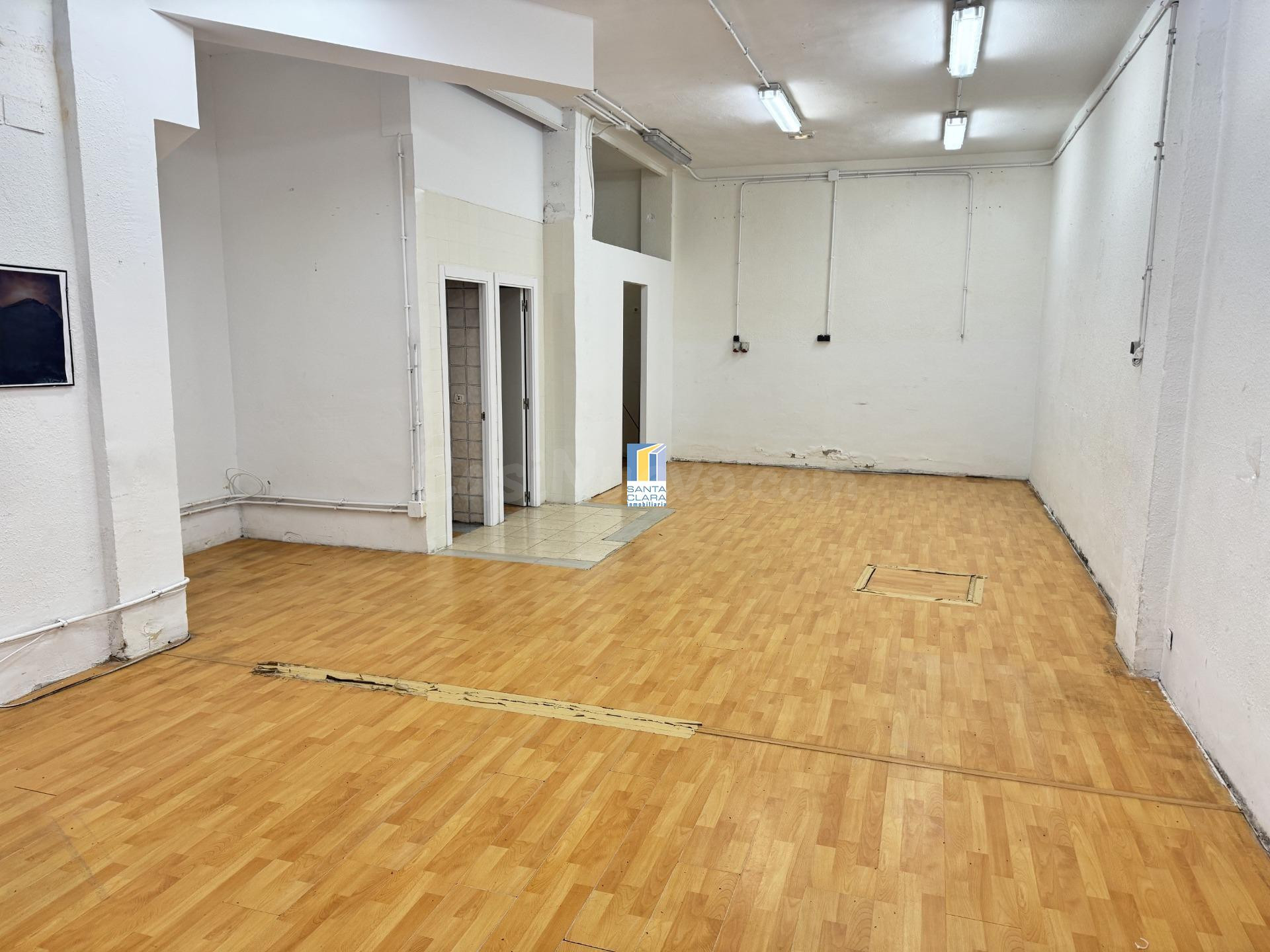 LOCAL COMERCIAL EN ALQUILER, JUNTO A TRES CRUCES, ZAMORA. - foto 2