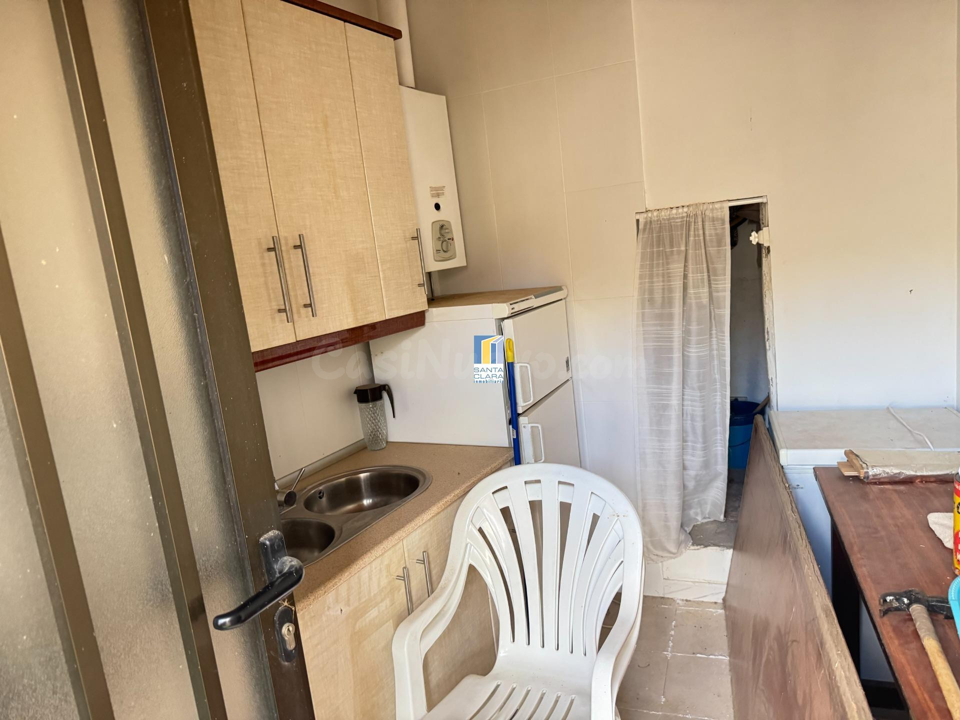 CASA EN VENTA PARA REFORMAR DE 3 DORMITORIOS Y PATIO EN VILL - foto 5