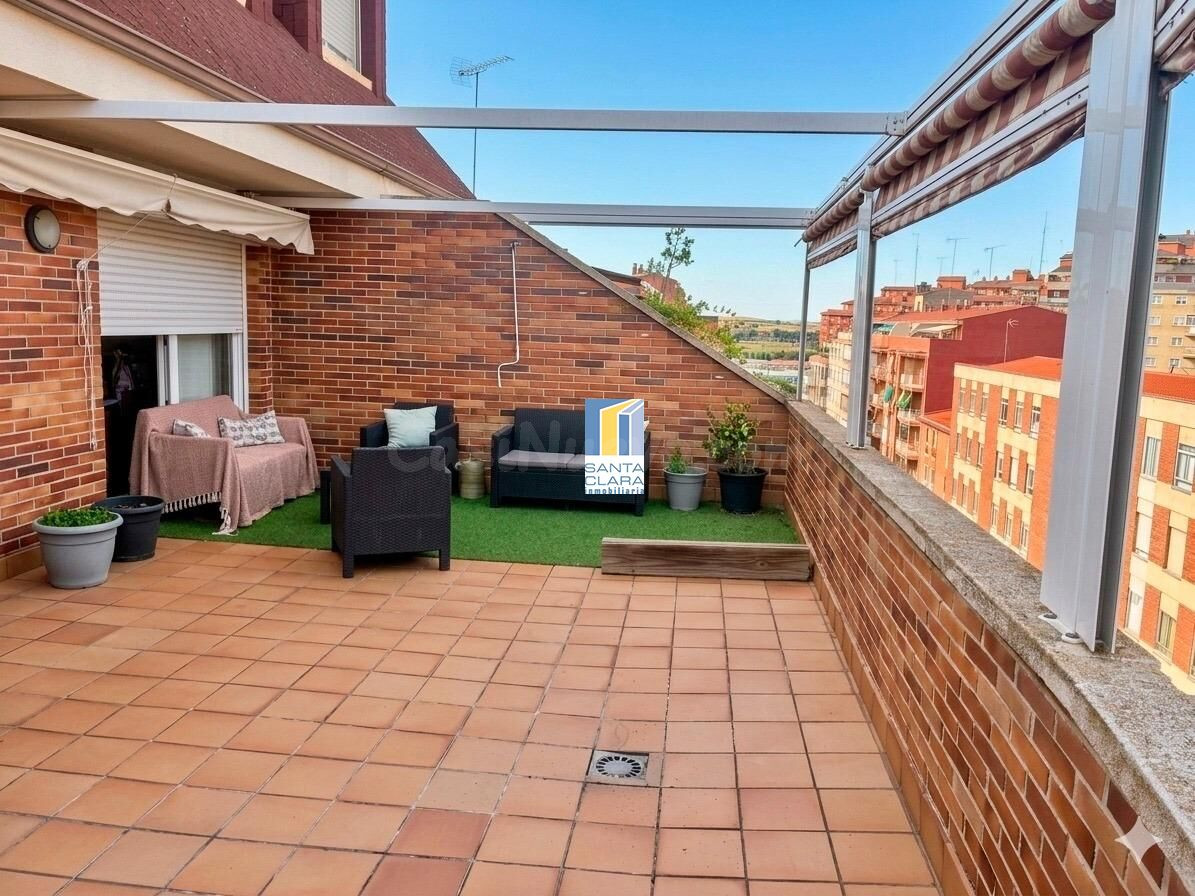 ÁTICO DÚPLEX EN VENTA CON 2 DORMITORIOS, AMPLIA TERRAZA Y GA - foto 3