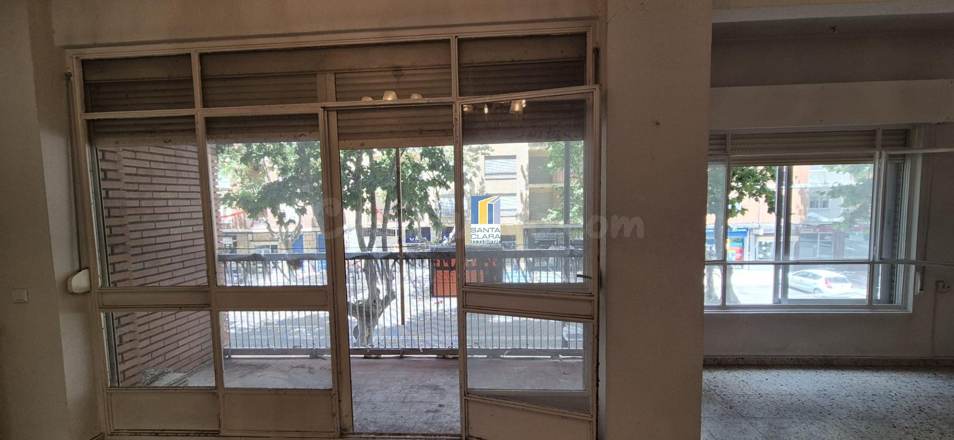 PISO EN VENTA DE 4 DORMITORIOS Y 2 BAÑOS EN ZONA TRES CRUCES - foto 5