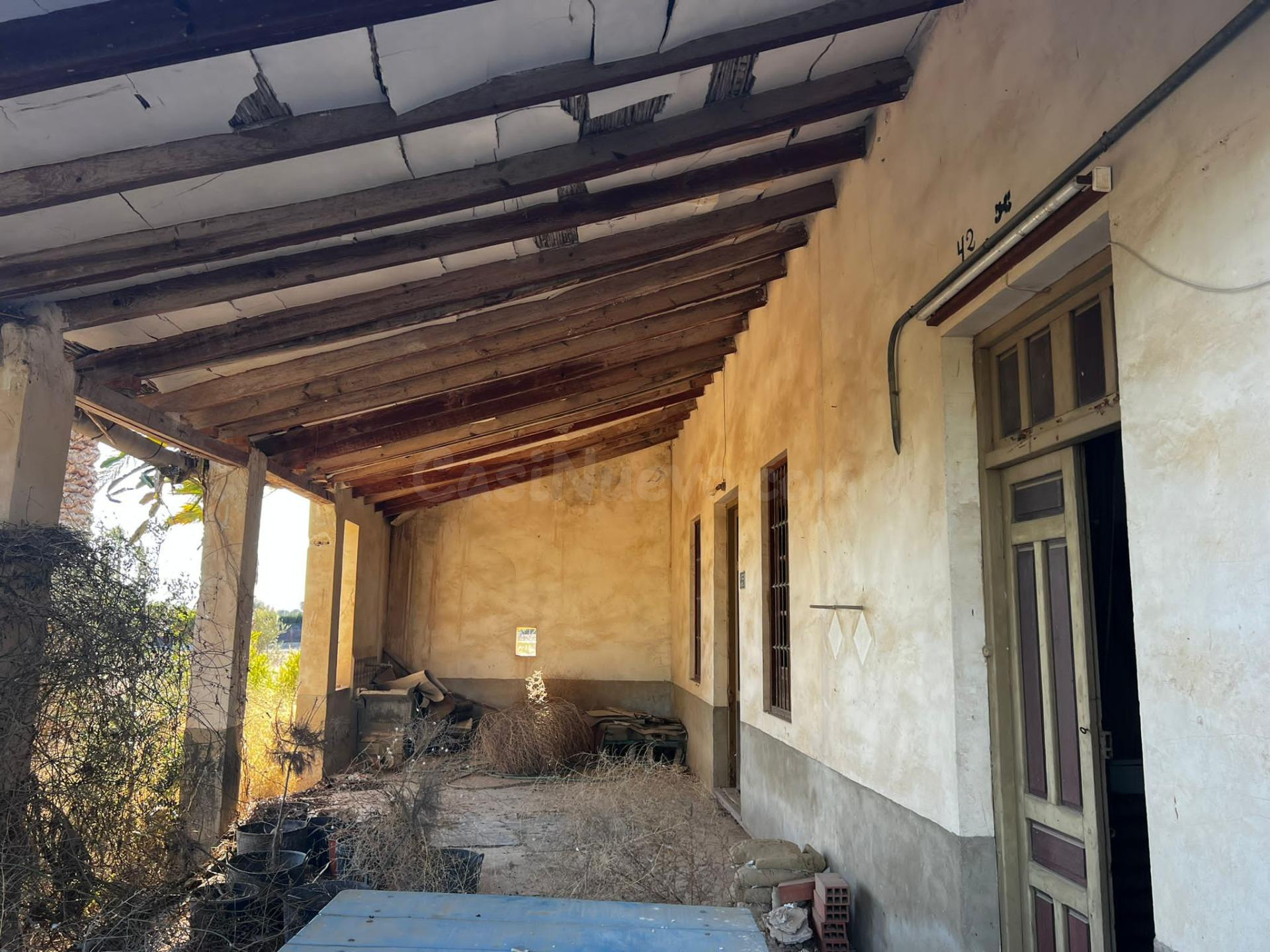 OPORTUNIDAD TERRENO CON CASA PARA REFORMAR - foto 2