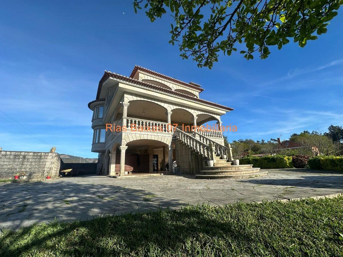 REF 7066 CHALET 6 DORM. CON AMPLIA PARCELA DE 2838m2 ( MOS )