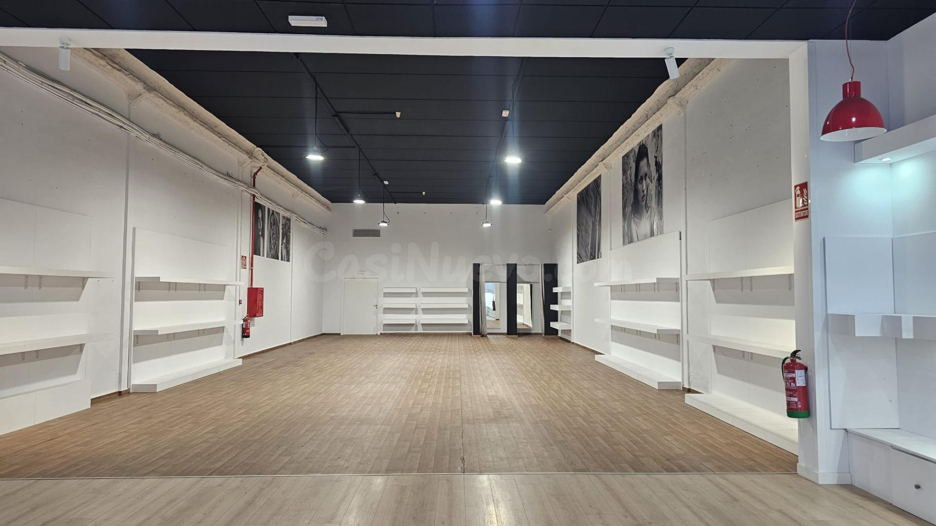 MAGNIFICA NAVE COMERCIAL EN POLIGONO CARRUS - foto 3