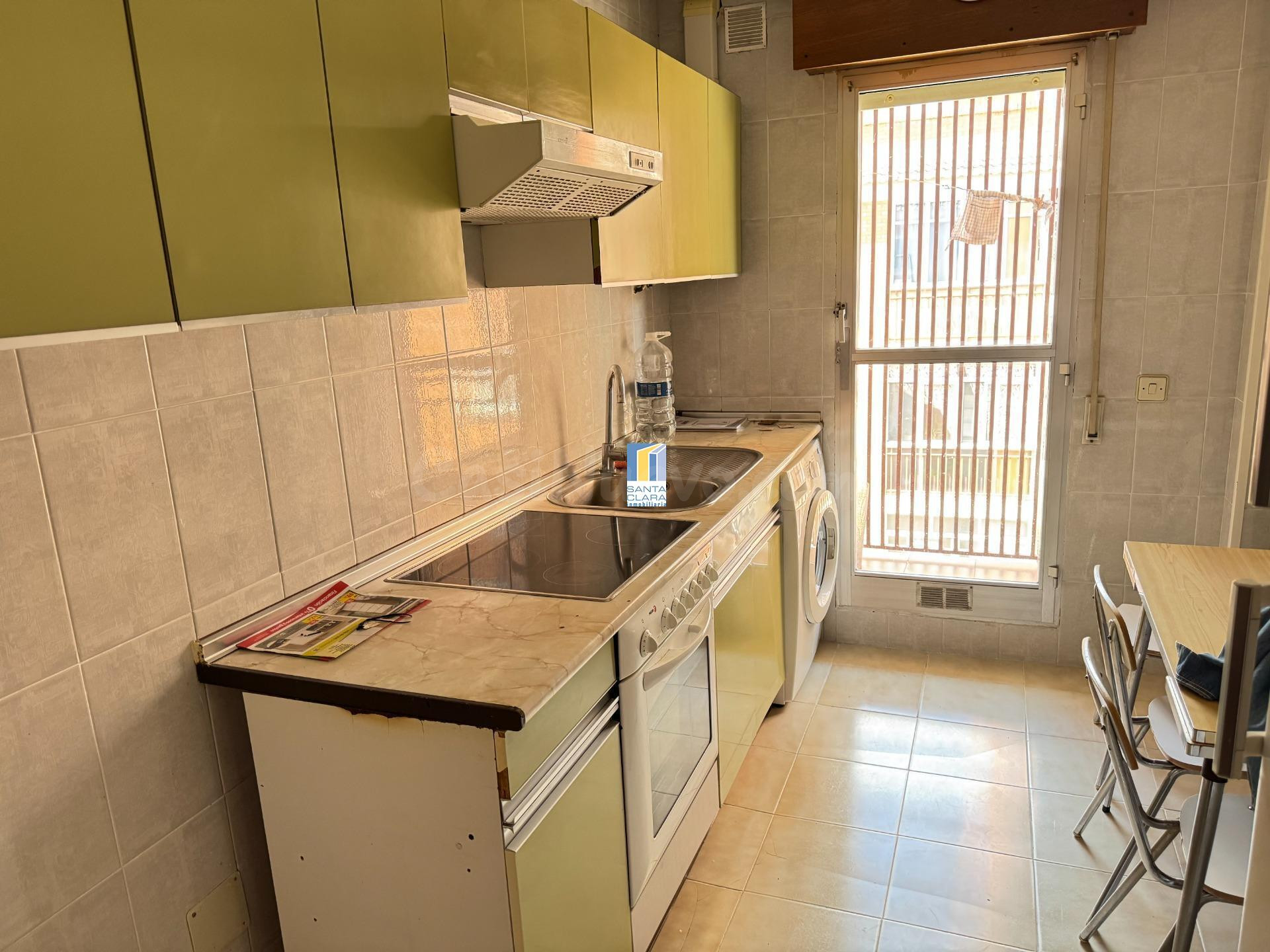 PISO EN VENTA CON 3 DORMITORIOS, PLAZA DE GARAJE Y TRASTERO  - foto 4
