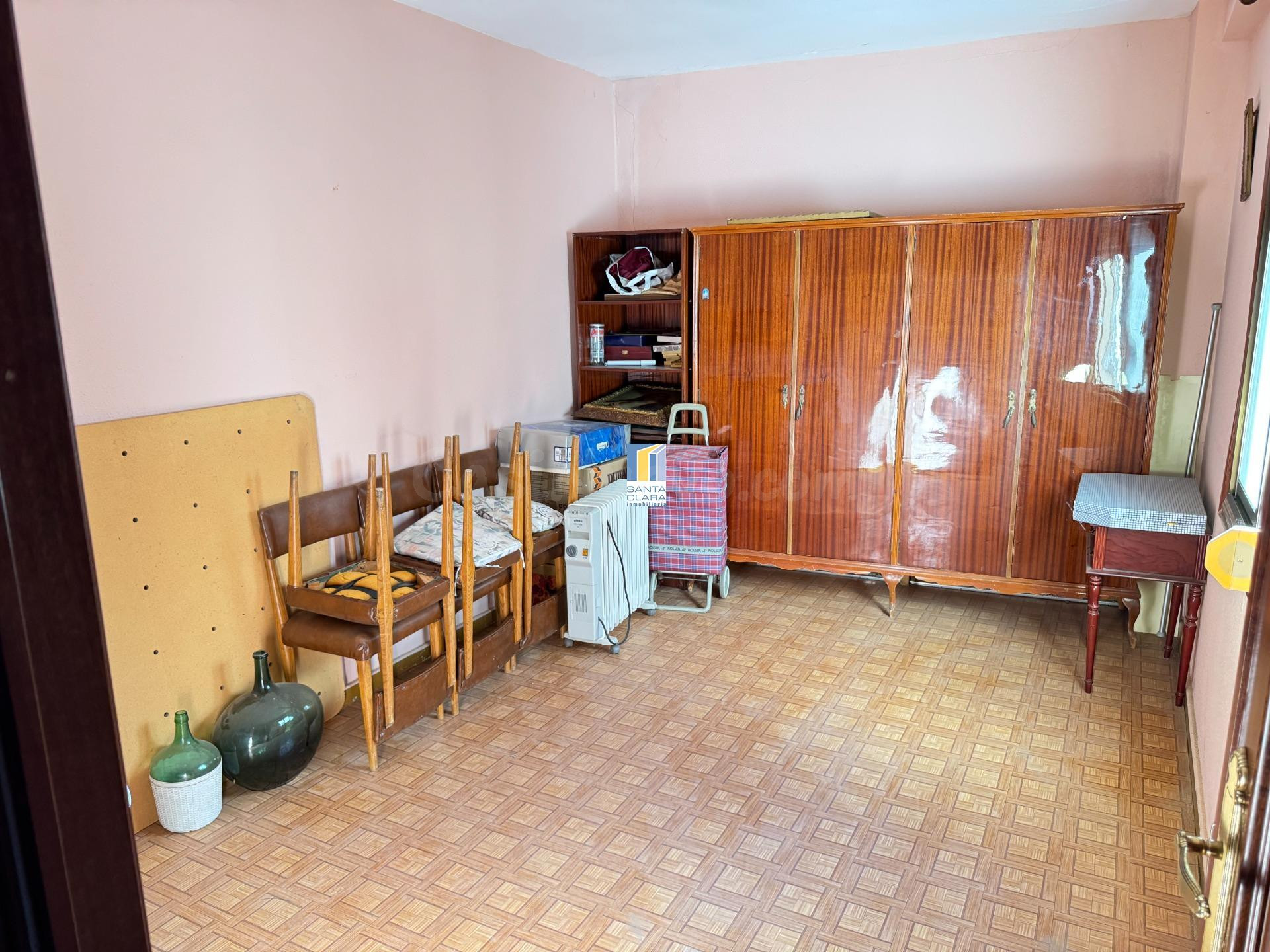 PISO EN VENTA DE 3 DORMITORIOS JUNTO A LA PLAZA MAYOR DE VIL - foto 2