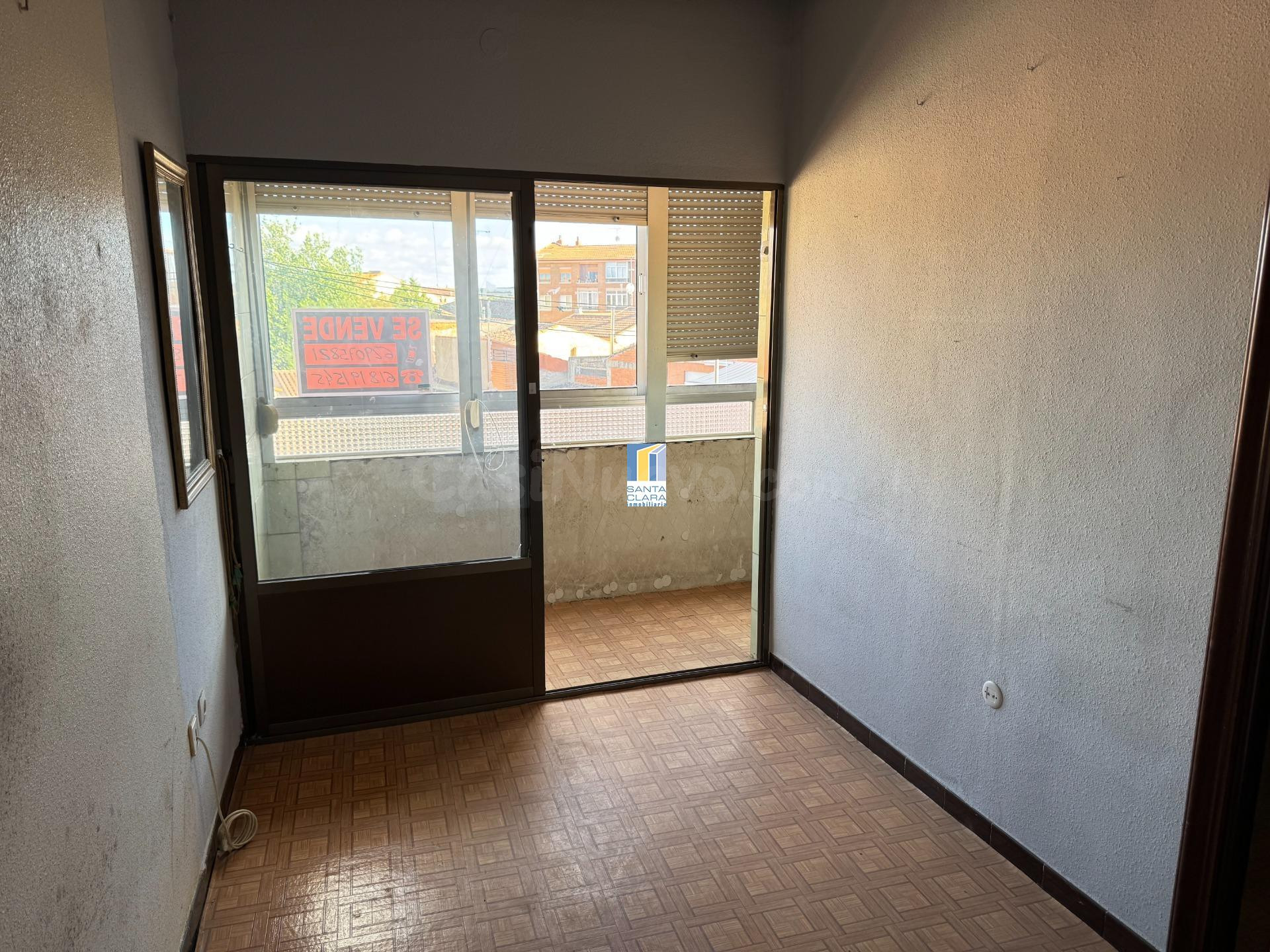 PISO EN VENTA DE 3 DORMITORIOS JUNTO A LA PLAZA MAYOR DE VIL - foto 5