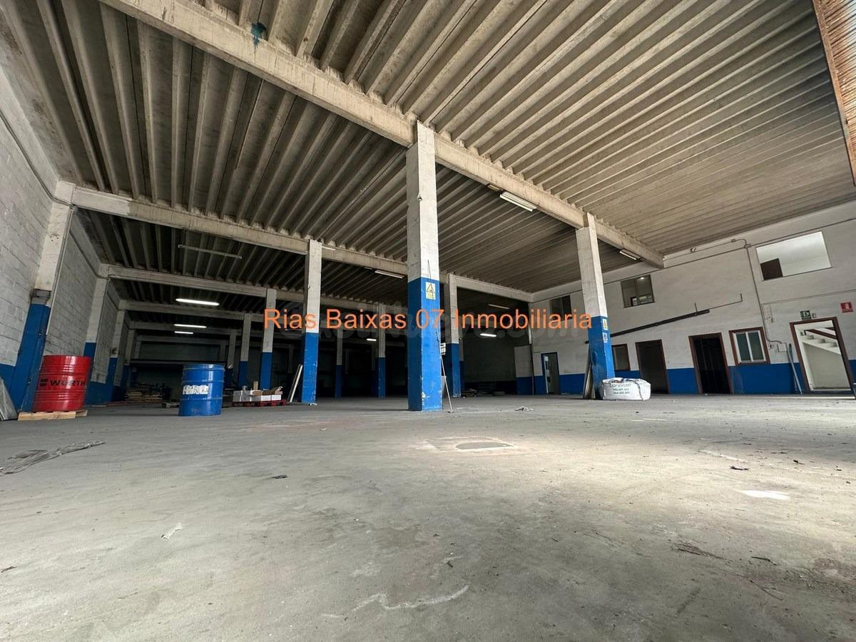 REF 7074 NAVE INDUSTRIAL 1.100 M2 PLANTA BAJA CON OFICINAS E