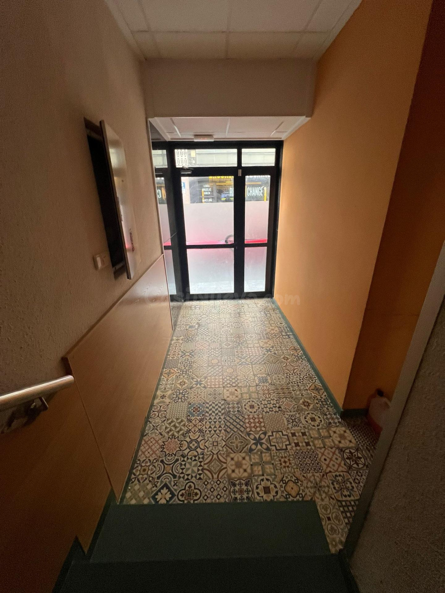 ¡¡¡MAGNIFICIO EDIFICIO EN PLENO CENTRO DE TORREVIEJA!!!! - foto 2