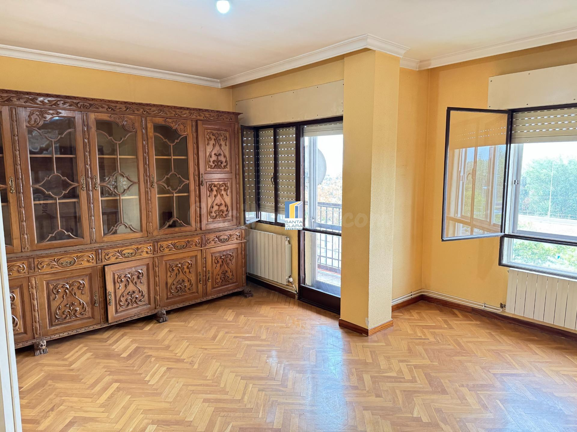 PISO EN VENTA DE 3 DORMITORIOS Y DOS TERRAZAS EN ZONA LA CAN