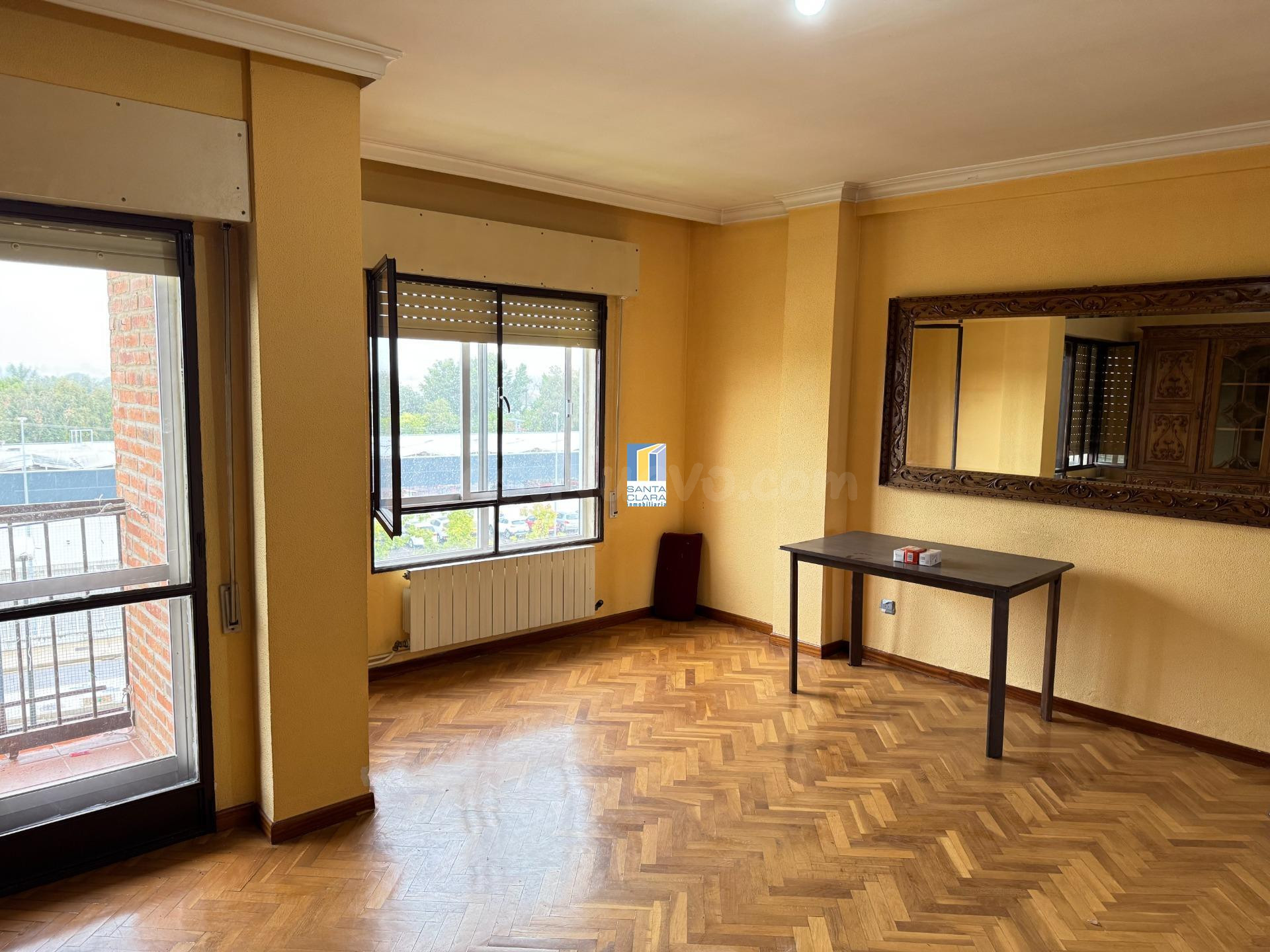 PISO EN VENTA DE 3 DORMITORIOS Y DOS TERRAZAS EN ZONA LA CAN - foto 3