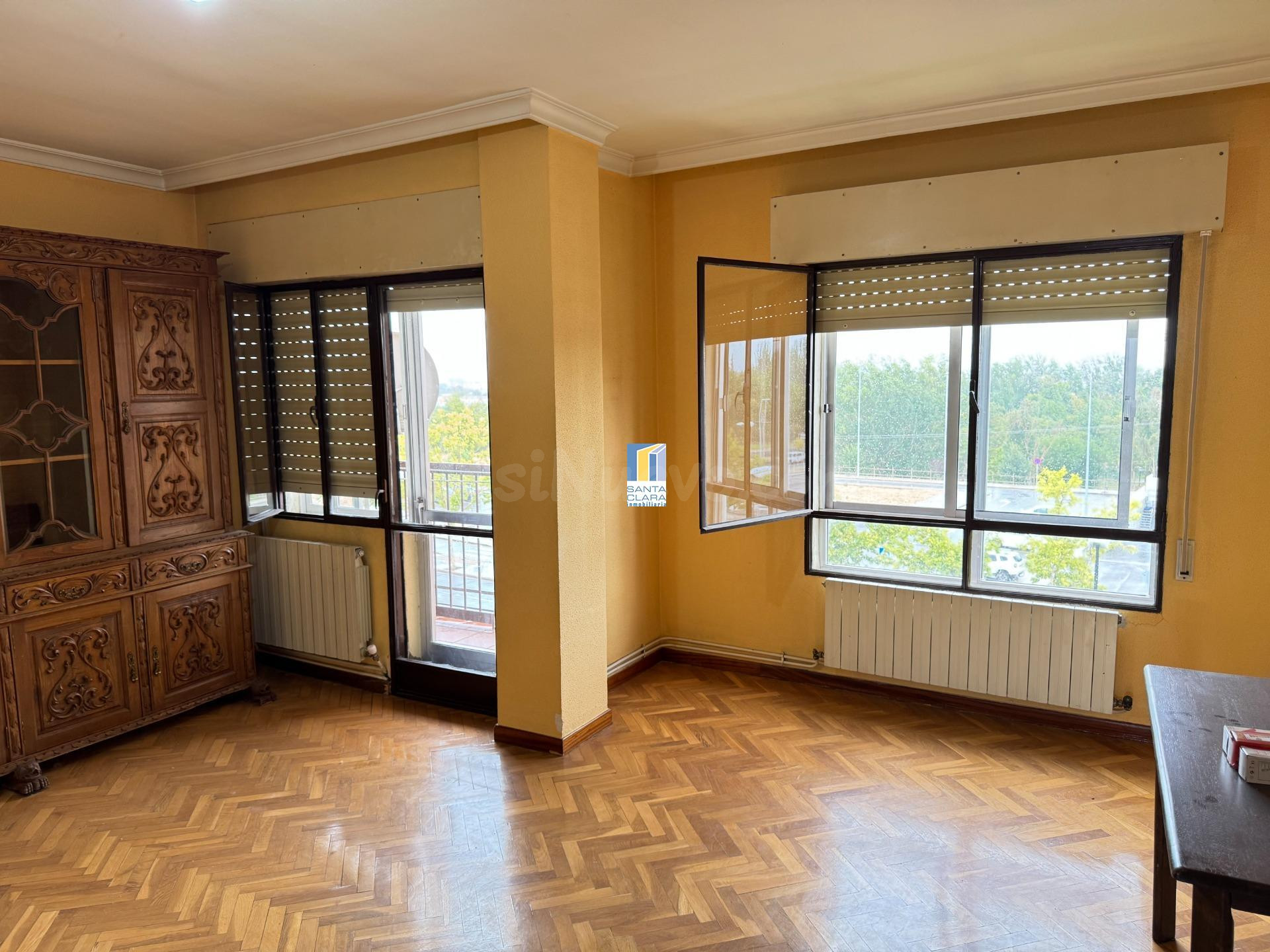PISO EN VENTA DE 3 DORMITORIOS Y DOS TERRAZAS EN ZONA LA CAN - foto 4