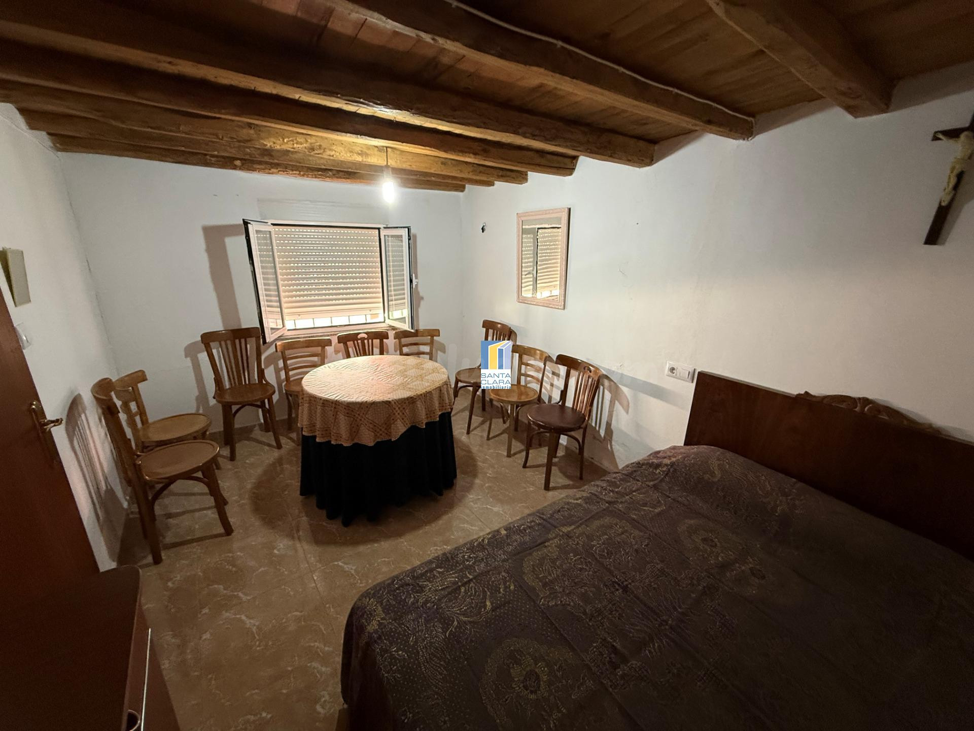 CASA EN VENTA CON 2 DORMITORIOS, LEÑERA Y TRASTERO EN MAYALD - foto 2