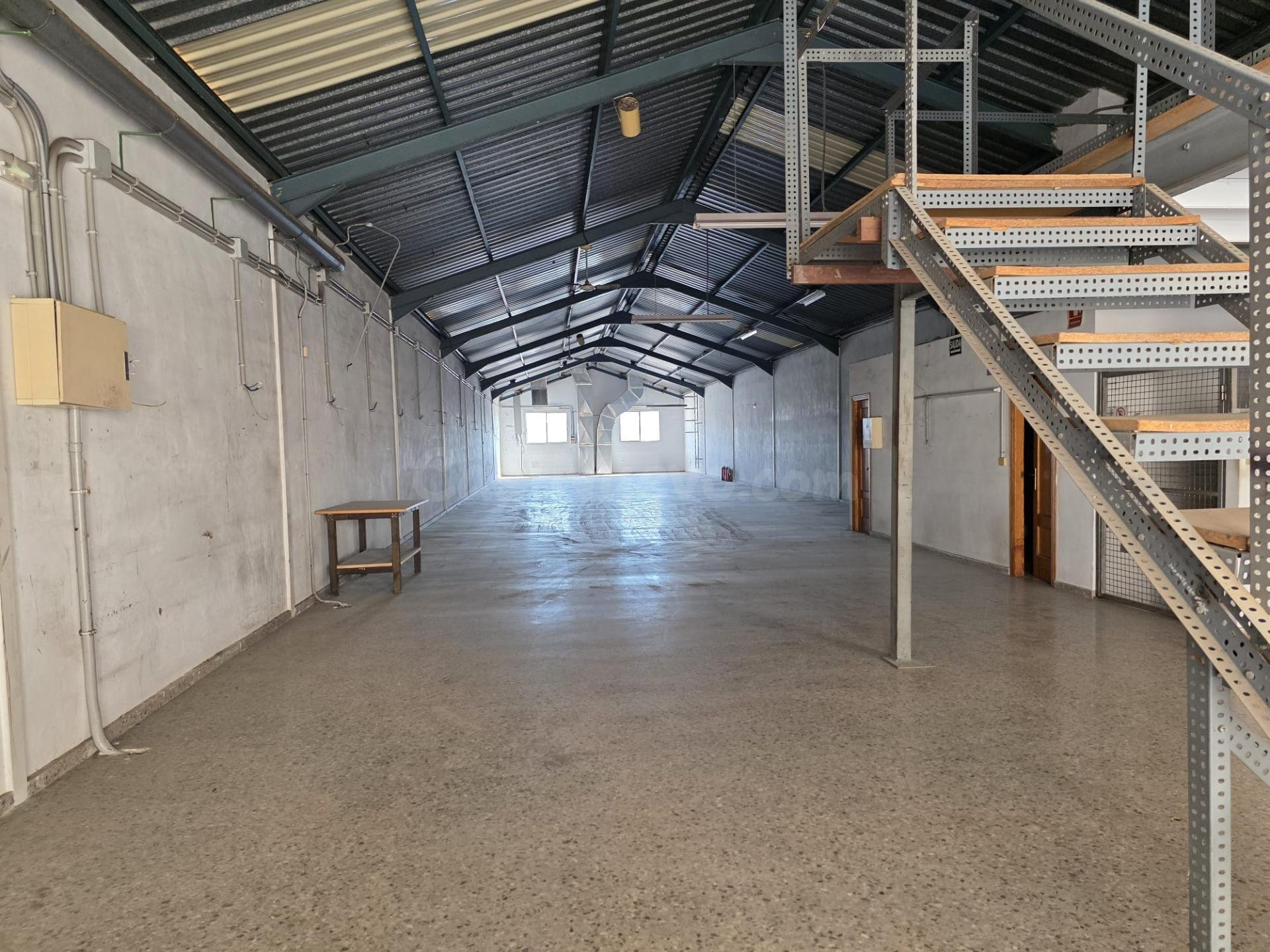 NAVE EN ALQUILER EN POLIGONO DE CARRUS