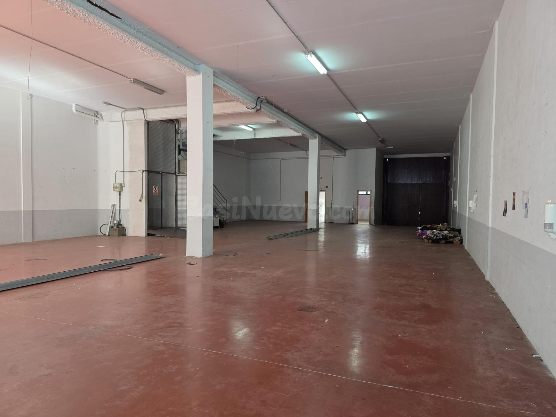 Nave industrial 804m² en alquiler - Carrus