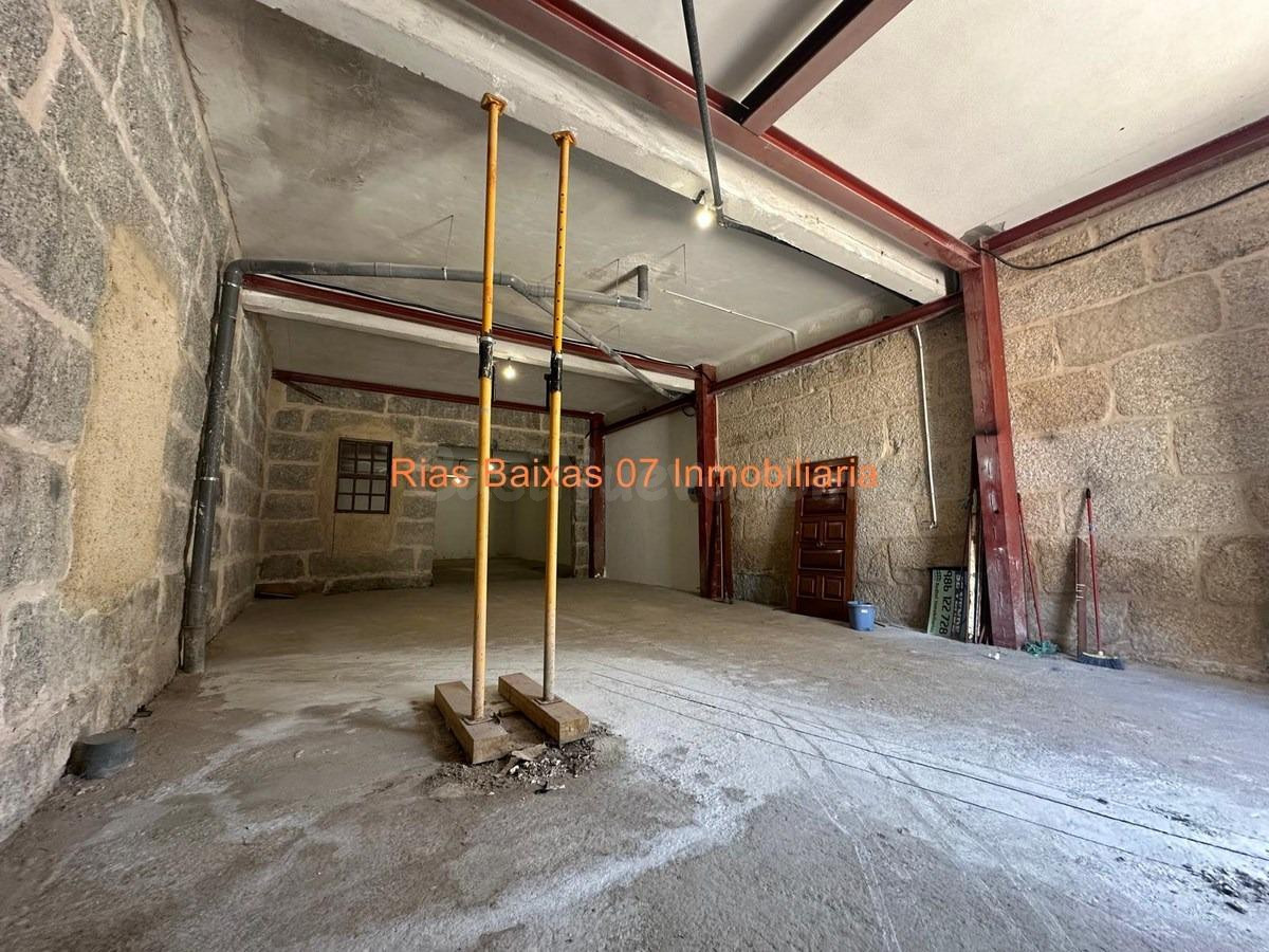 REF 7085 LOCAL COMERCIAL - ALMACEN DE 176 M2 EN RAMON NIETO  - foto 2
