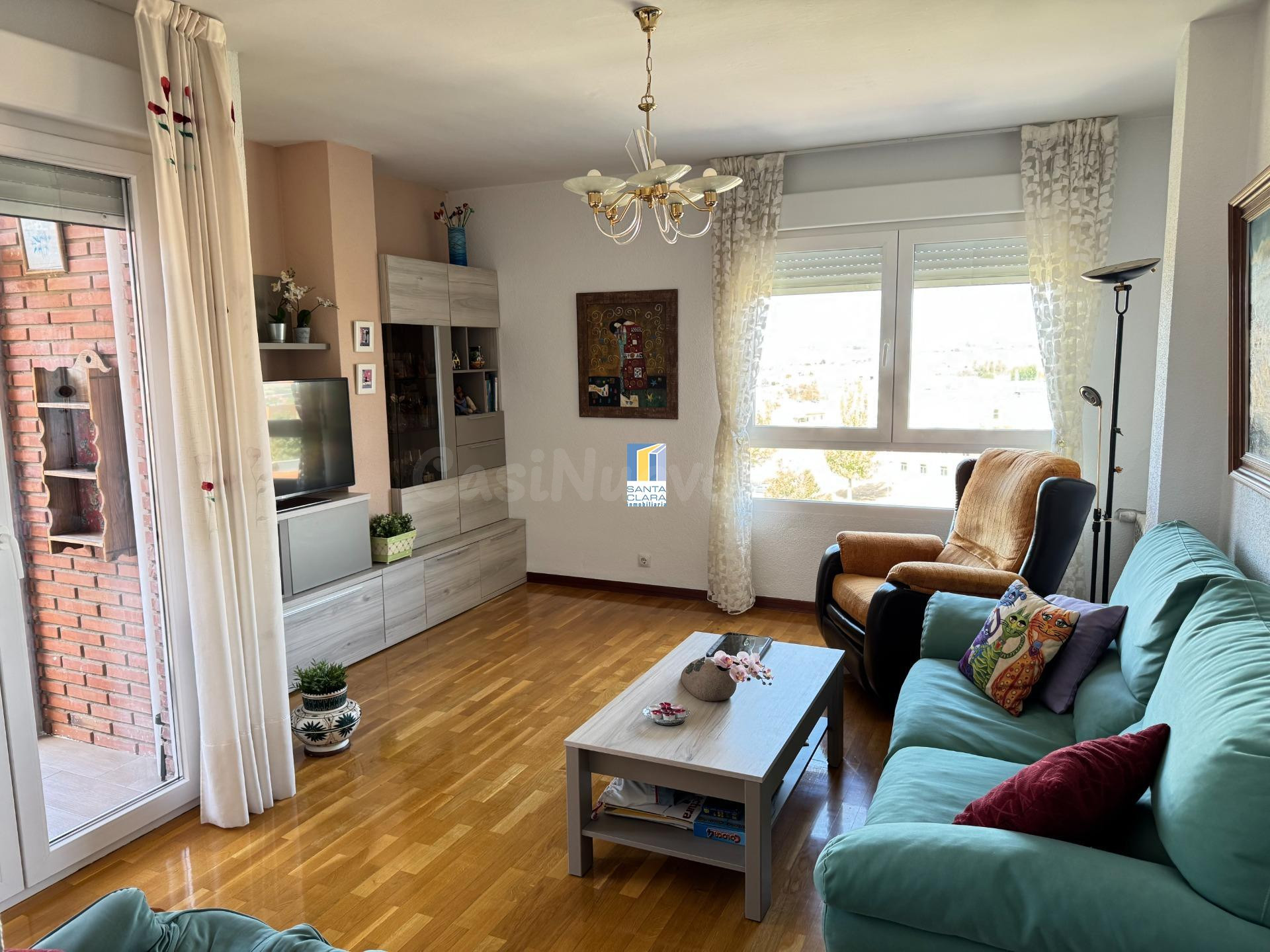 PISO EN VENTA DE 4 DORMITORIOS Y 2 BAÑOS EN ZONA LOS BLOQUES - foto 3
