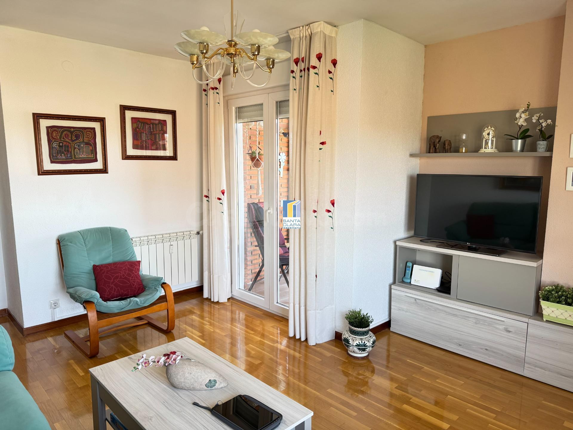 PISO EN VENTA DE 4 DORMITORIOS Y 2 BAÑOS EN ZONA LOS BLOQUES - foto 4