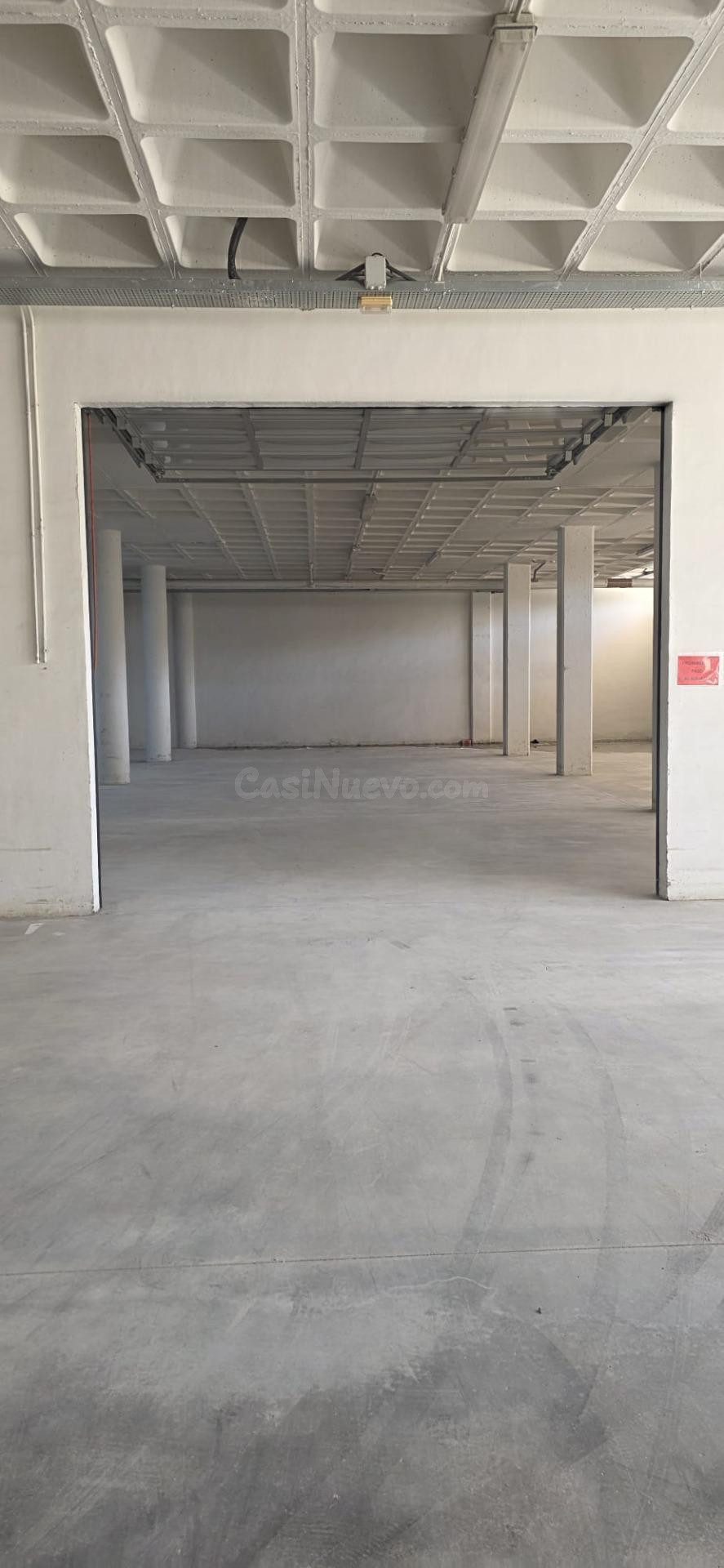 Amplia Nave Industrial en Alquiler - Parque Empresarial de T - foto 2