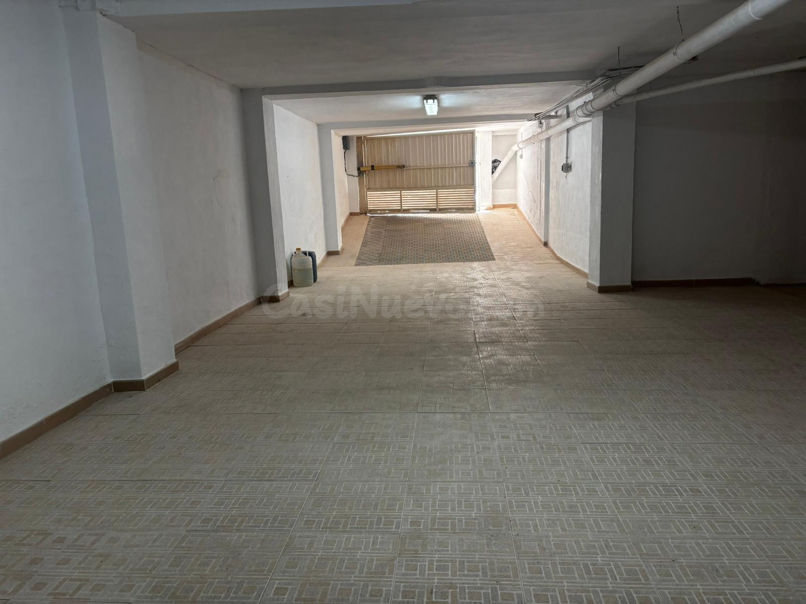 SE VENDE 3 PLAZAS DE GARAJE CONJUNTAS EN EL CORAZÓN DE LA PL - foto 3