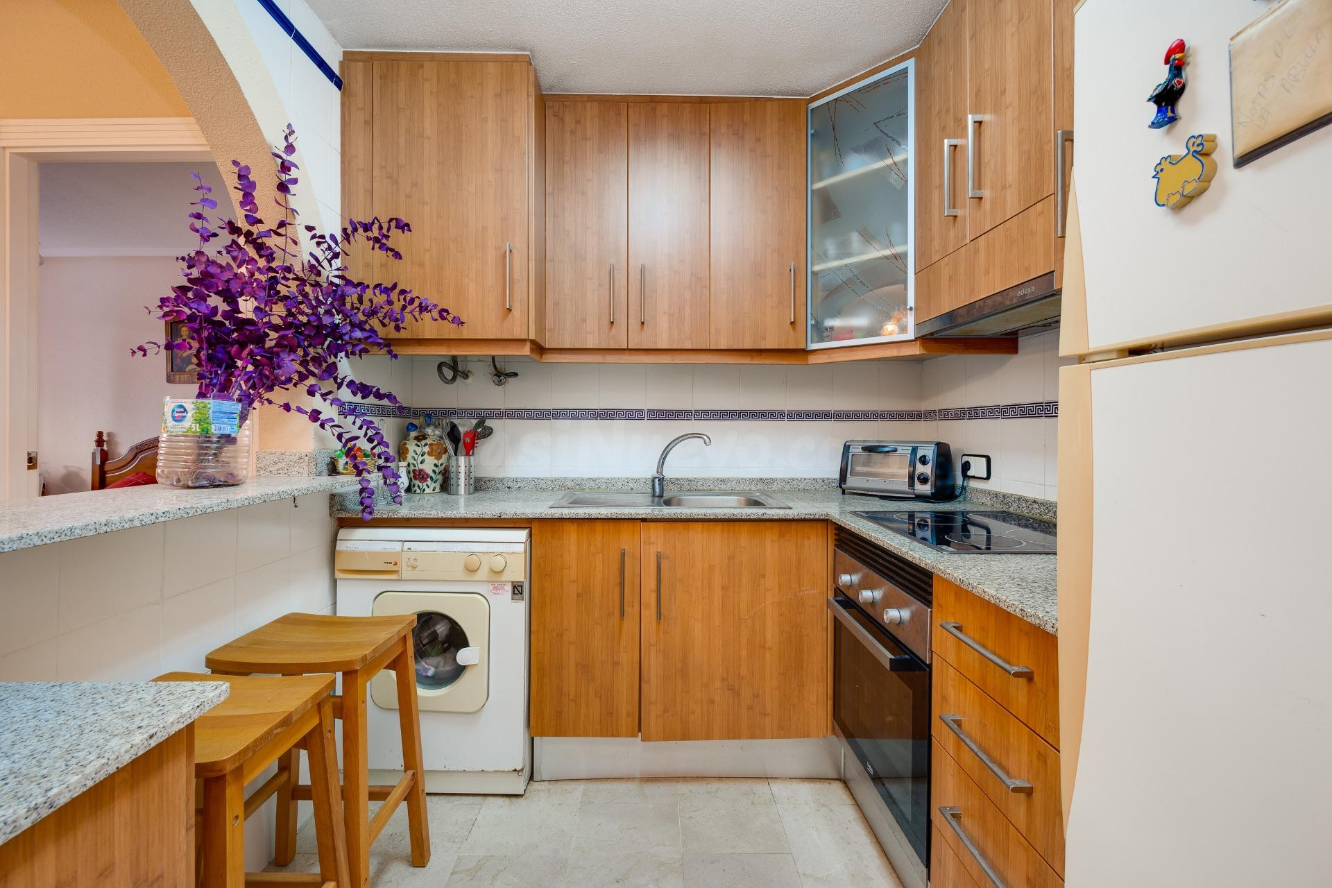 SE VENDE BONITO APARTAMENTO A TAN SOLO 30M. DEL MAR Y EN EL  - foto 5