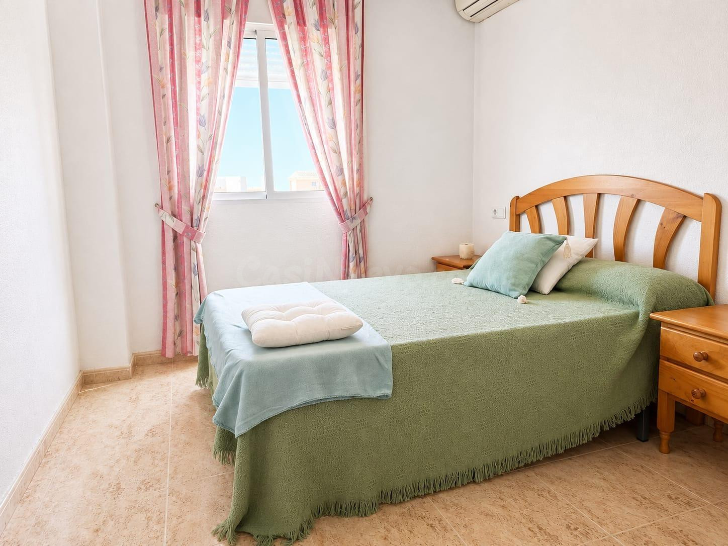 SE VENDE BONITO APARTAMENTO ORIENTADO AL SUR!!!! PLAYA DEL C - foto 3
