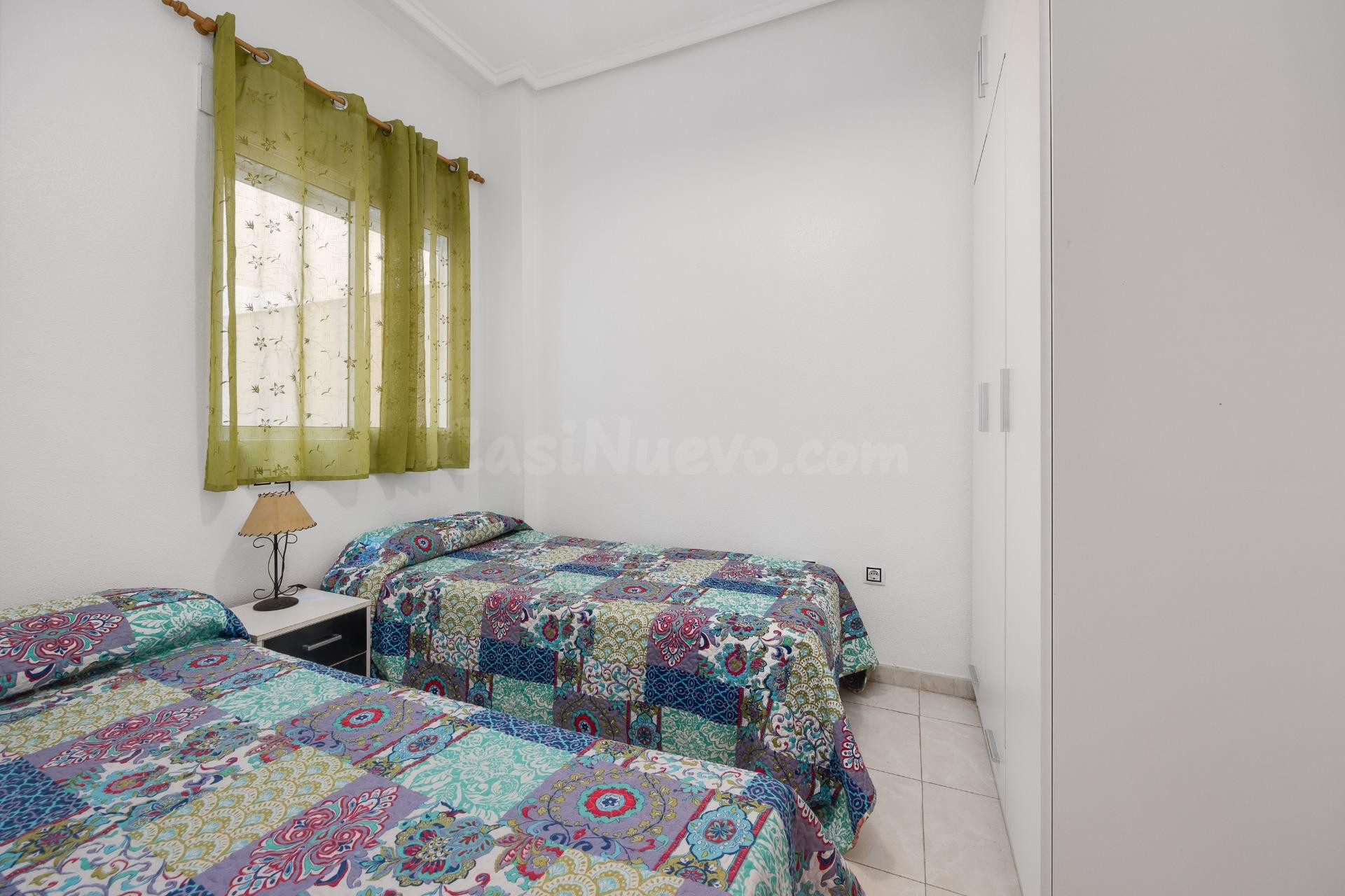 SE VENDE BONITO Y ACOGEDOR ORIENTADO AL SUR!!! PISCINA COMUN - foto 4