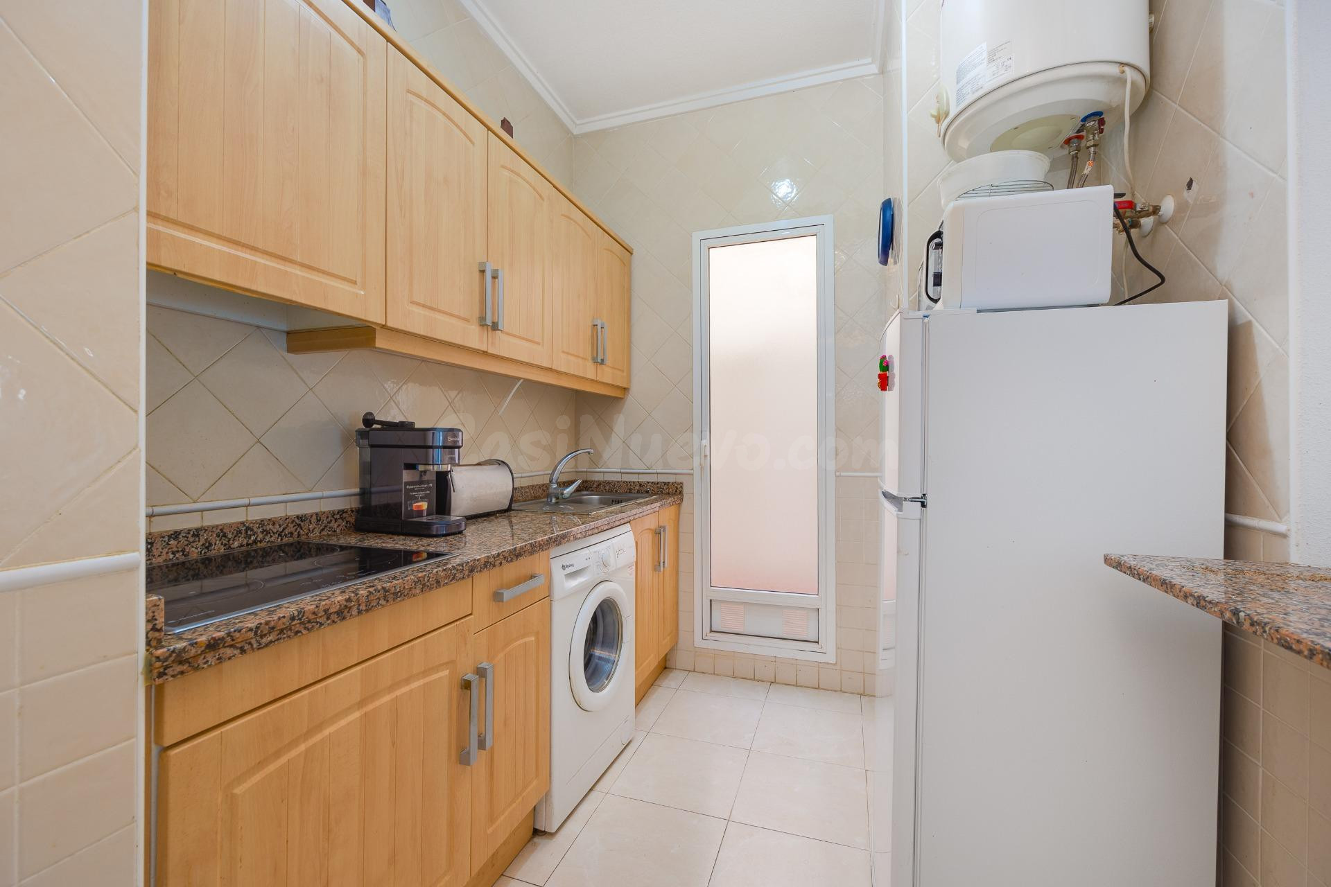 SE VENDE BONITO Y ACOGEDOR ORIENTADO AL SUR!!! PISCINA COMUN - foto 5