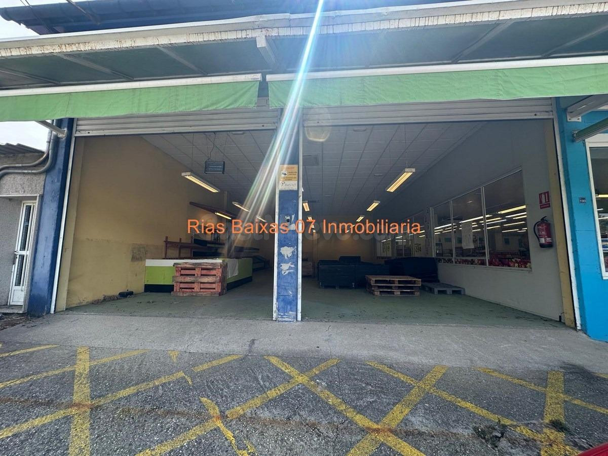 REF 7093 LOCAL COMERCIAL DE 350 M2 CON APARCAMIENTO EN N-550