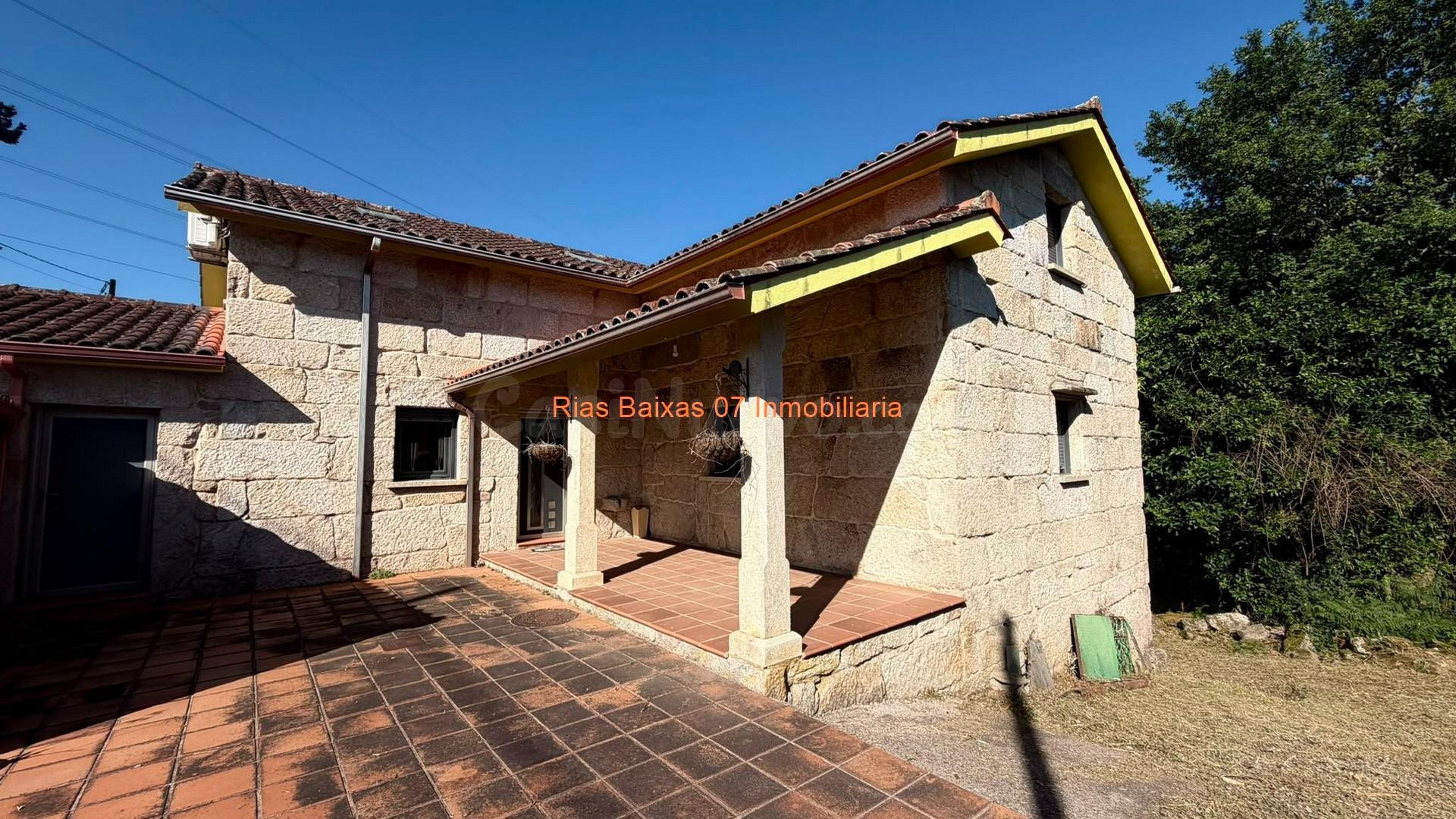 REF 4275 CASA DE PIEDRA 4 DORM. CON GRAN TERRENO DE 6900m2 COVELO