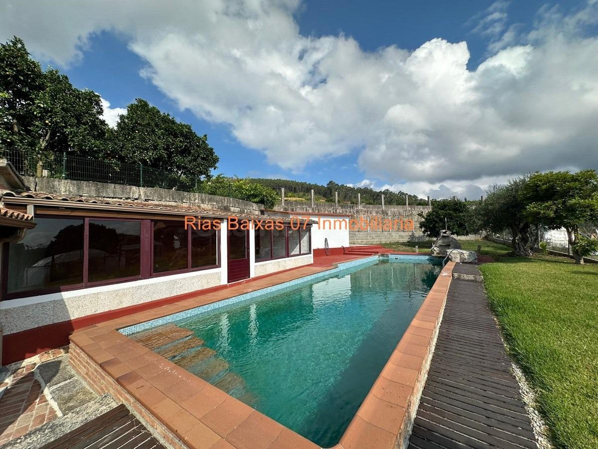 Casa 3 habitaciones 212m² en venta - Areas 2