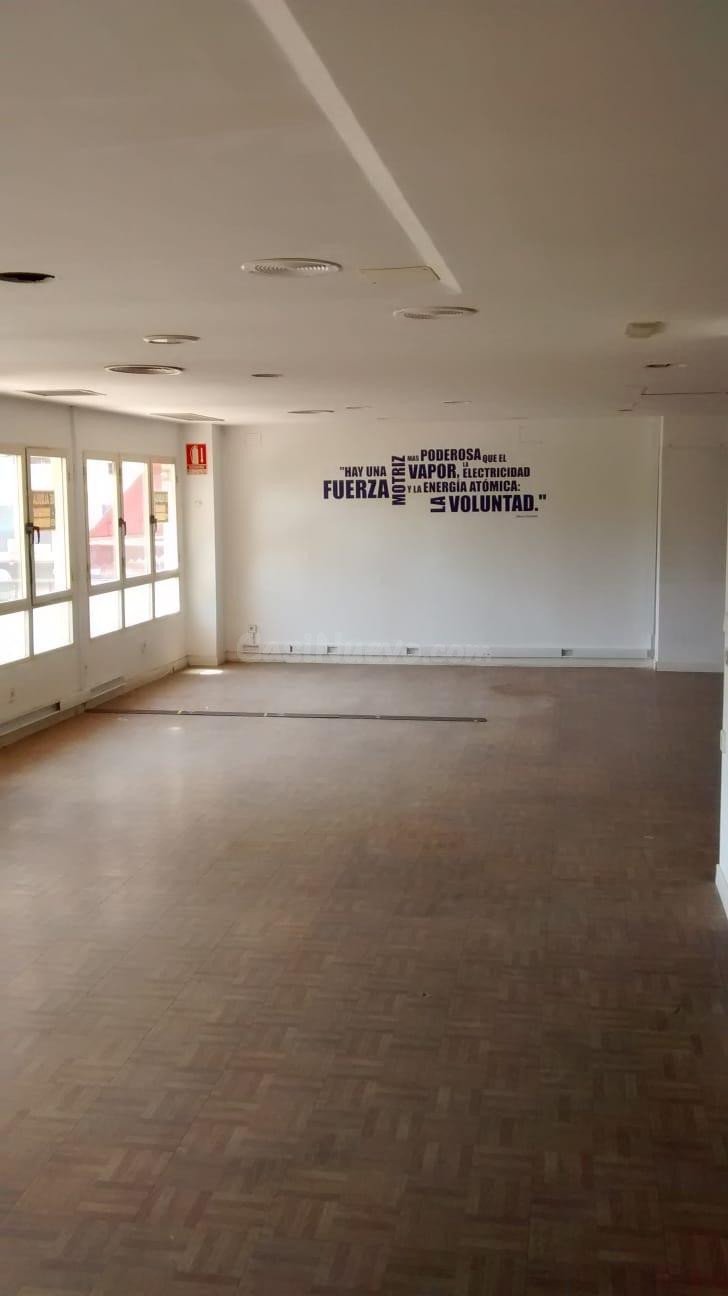 Local comercial en alquiler - Plaza Madrid