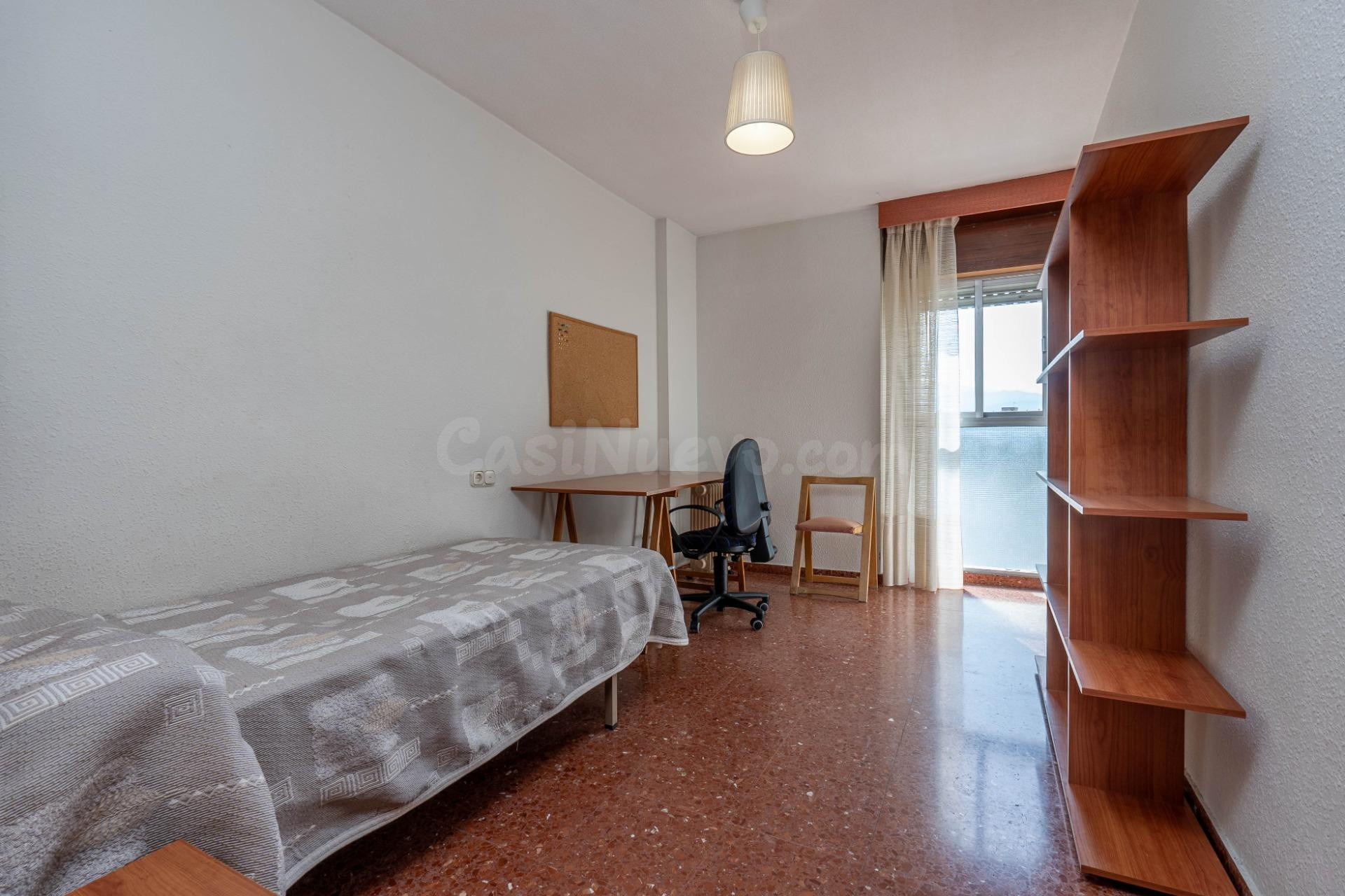 Alquiler de habitación individual en piso compartido - foto 3