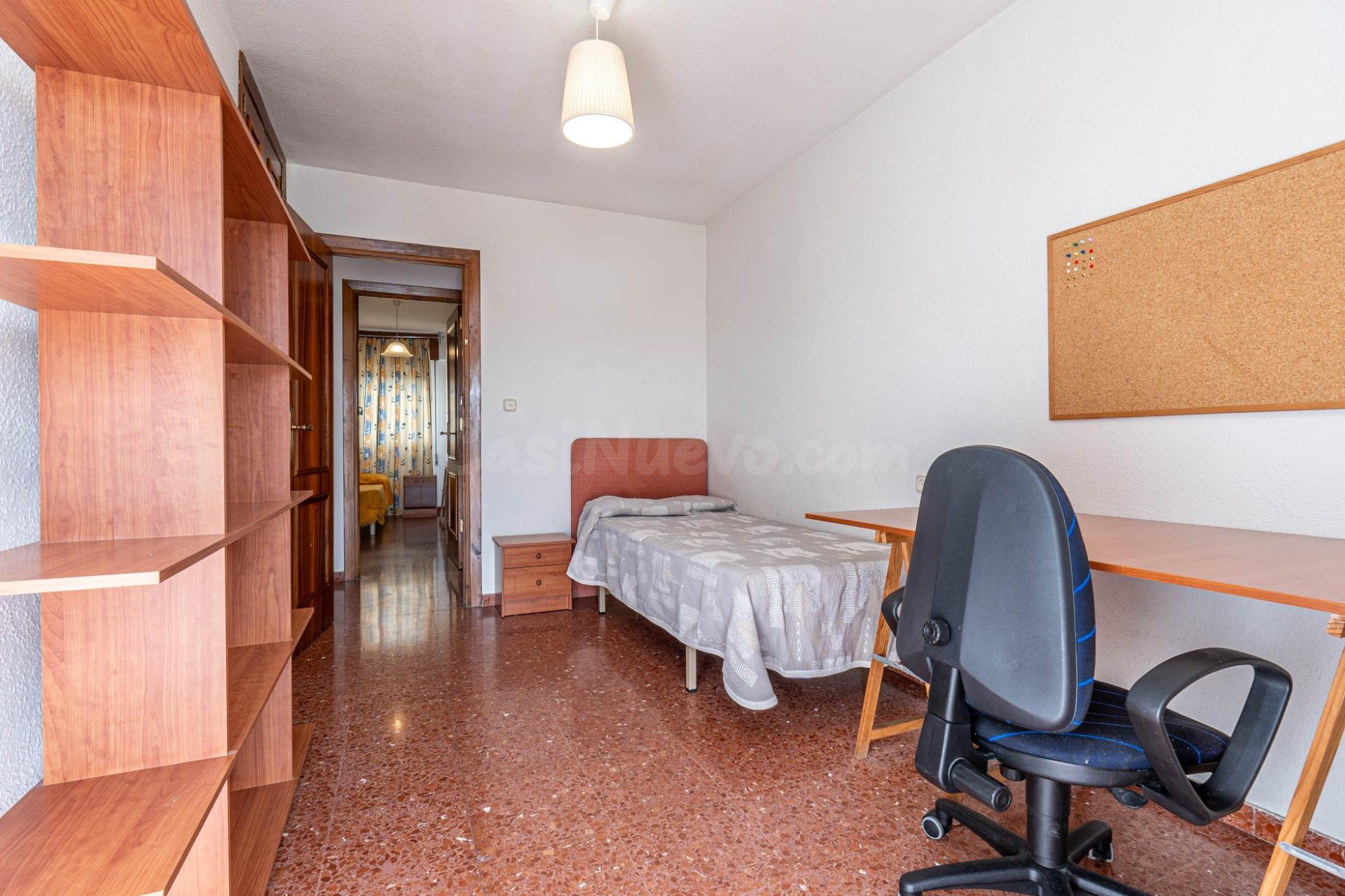 Alquiler de habitación individual en piso compartido - foto 4