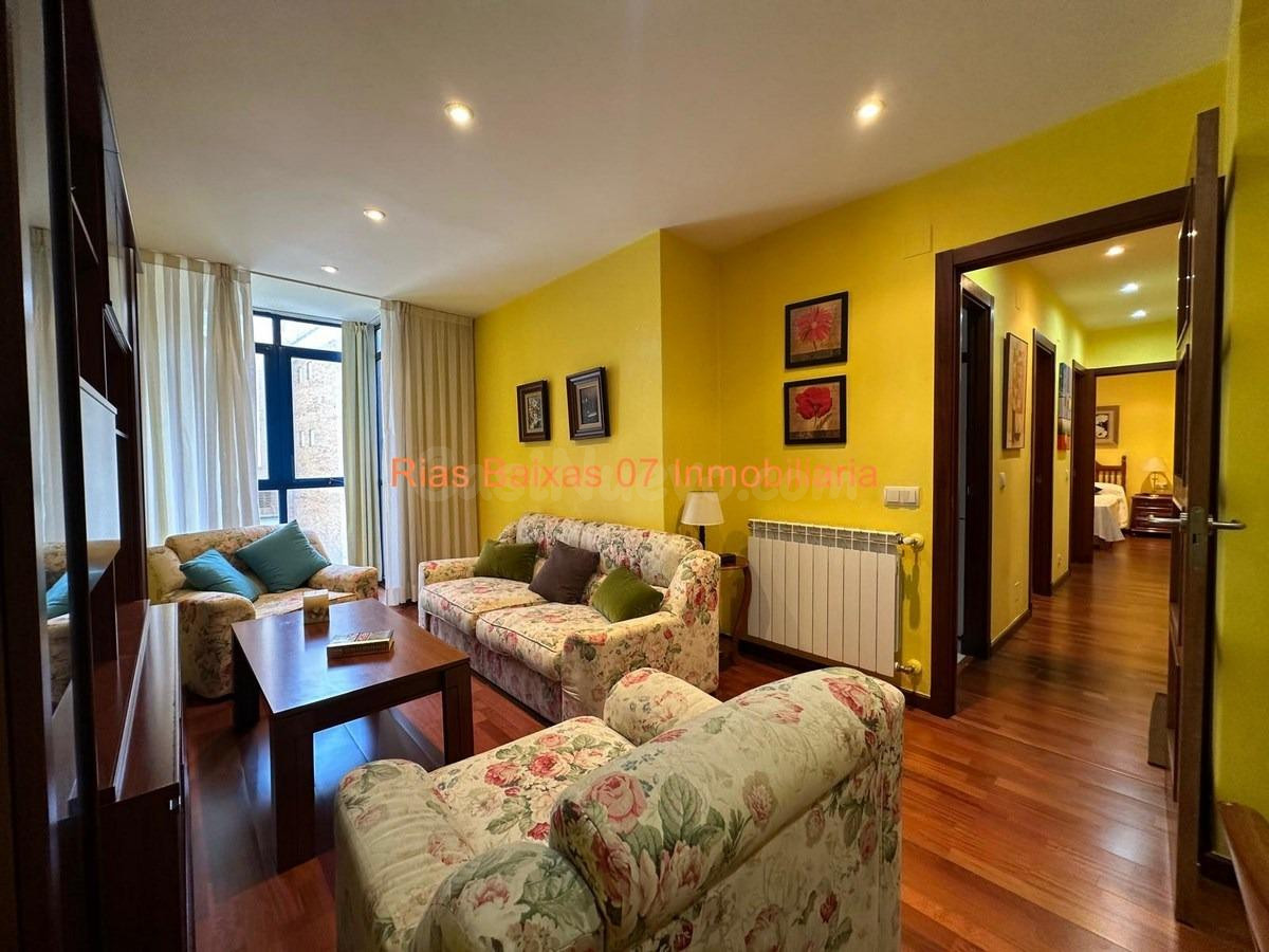 REF 7107 PISO REFORMADO DE 3 DORM. CON ASCENSOR Y GARAJE EN 