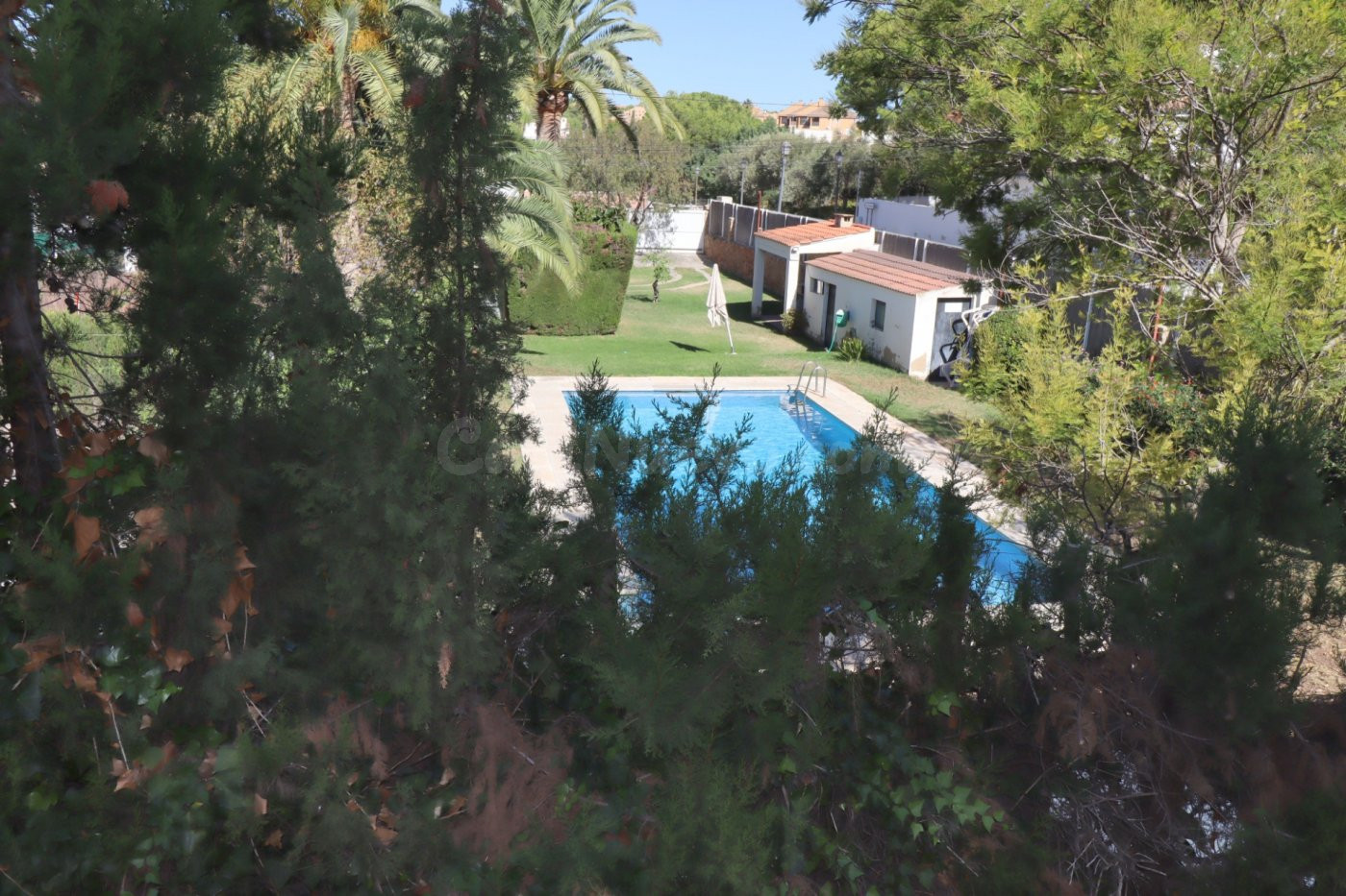 Chalet pareado en la zona residencial de Rocafort - foto 4