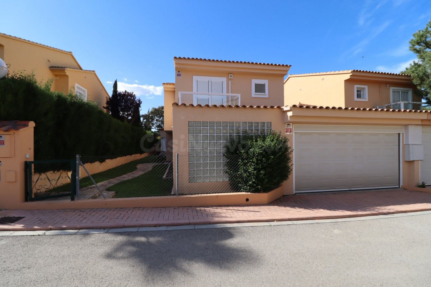 Fantástico chalet independiente en residencial con piscina c - foto 3