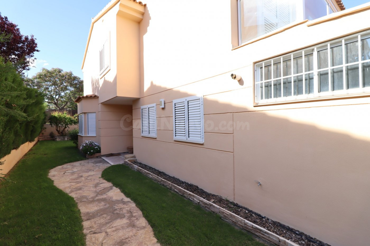 Fantástico chalet independiente en residencial con piscina c - foto 5
