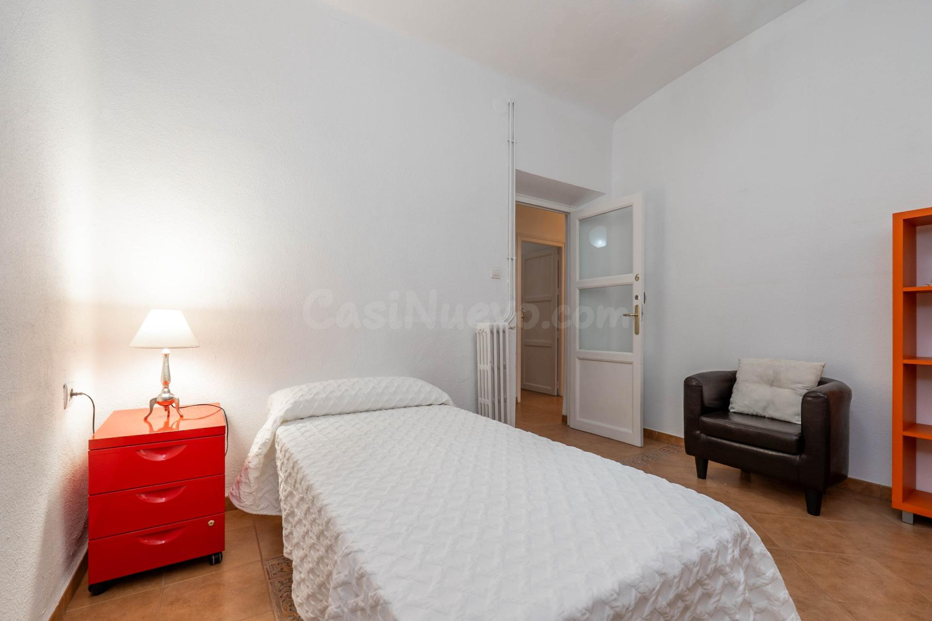 Alquiler de Habitación Individual en Piso Compartido en Gran - foto 4