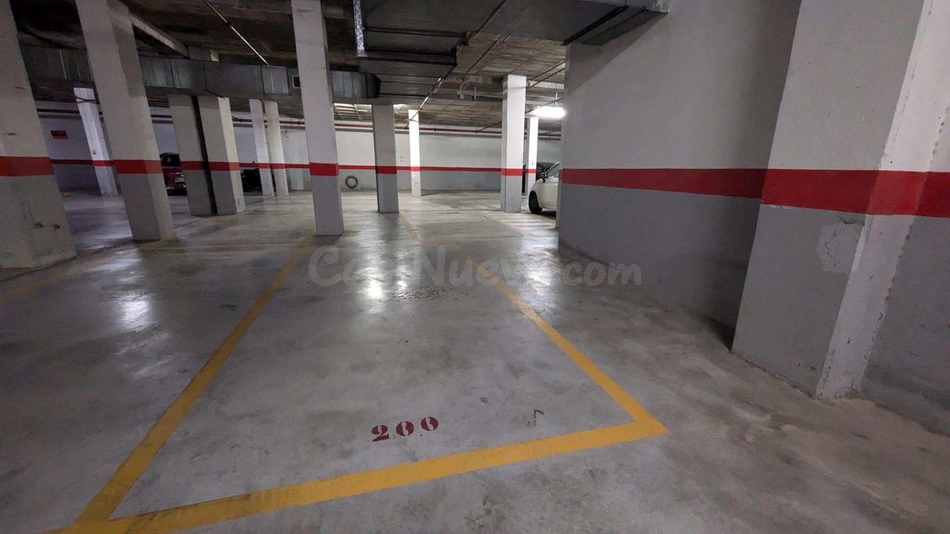 ESTUPENDA PLAZA DE GARAJE EN PLAZA DE CASTILLA. NO PIERDAS MAS TIEMPO DANDO VUELTAS