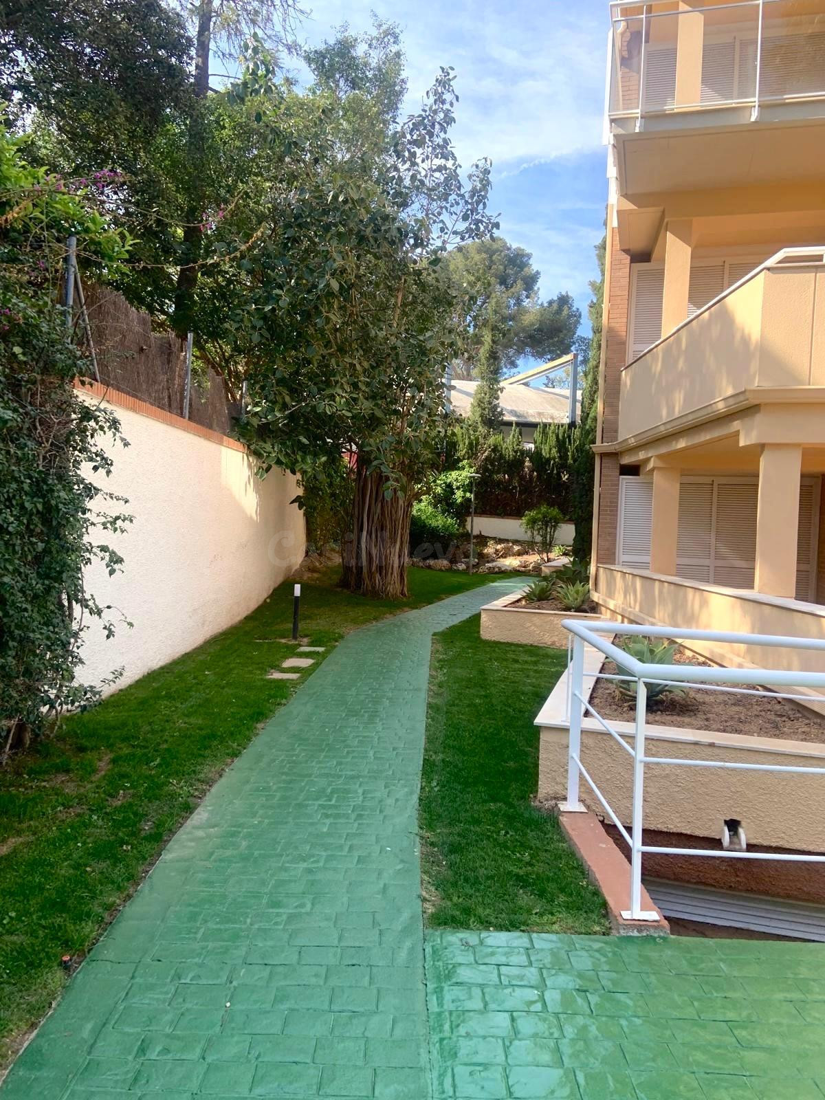 ALQUILER EN RESIDENCIAL - foto 2