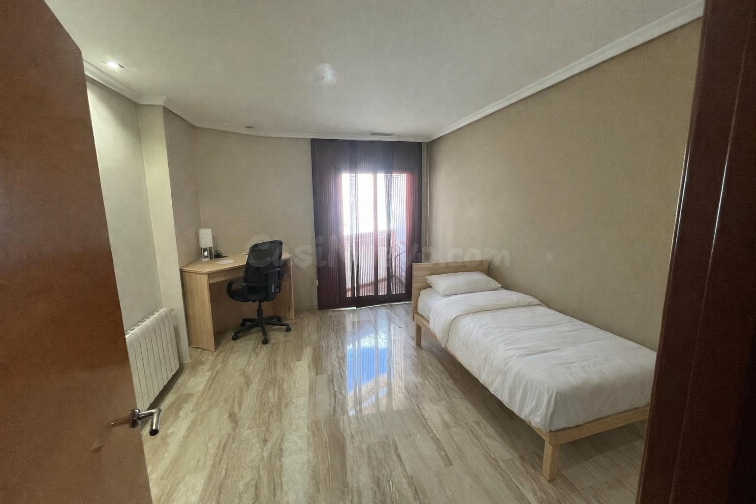 ¡habitaciones PARA ESTUDIANTES A ESCASOS METROS DEL CEU! - foto 4