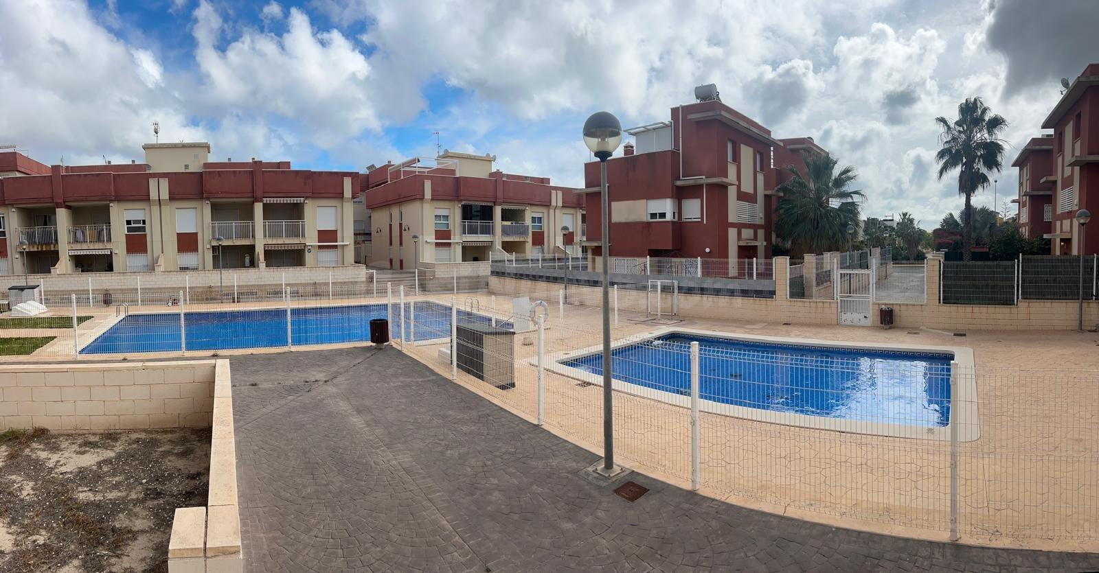 Tu Refugio de Lujo en Lomas de Cabo Roig – Una Inversión Irr - foto 3