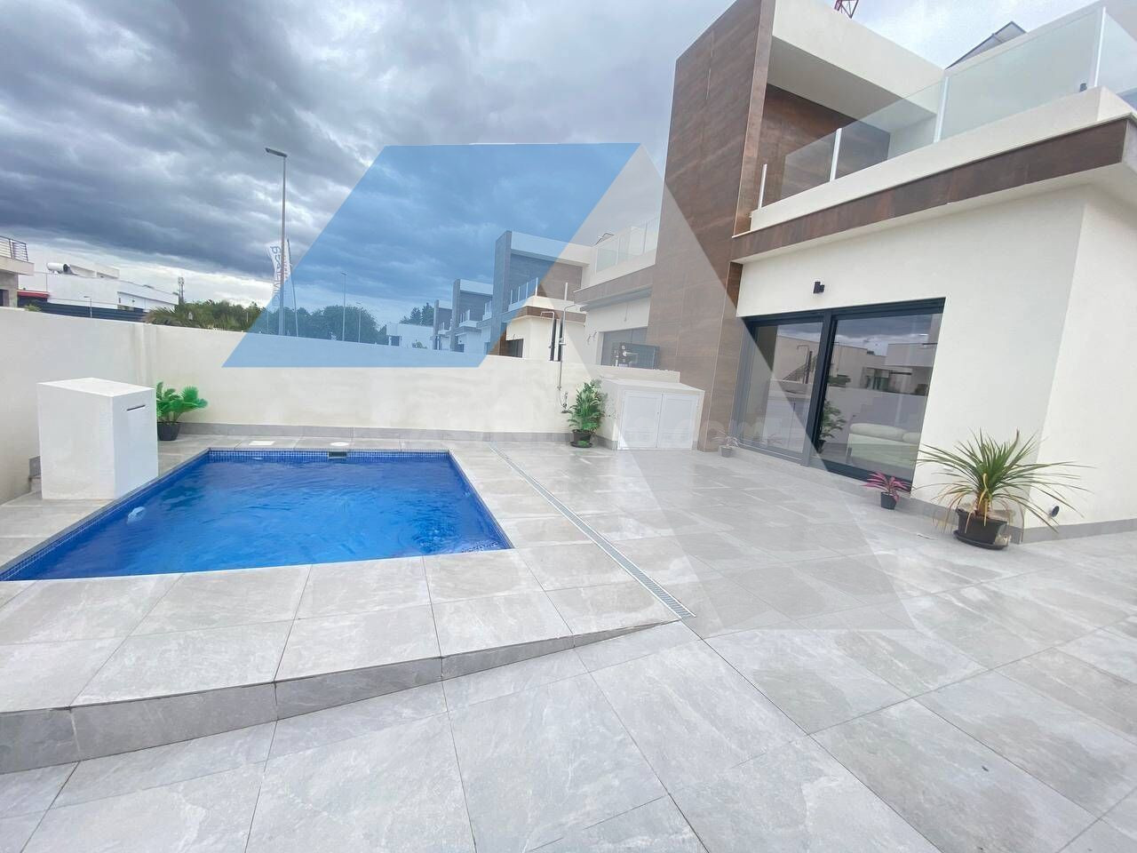 Vendo a bungalow 10 minutos de la playa - foto 4