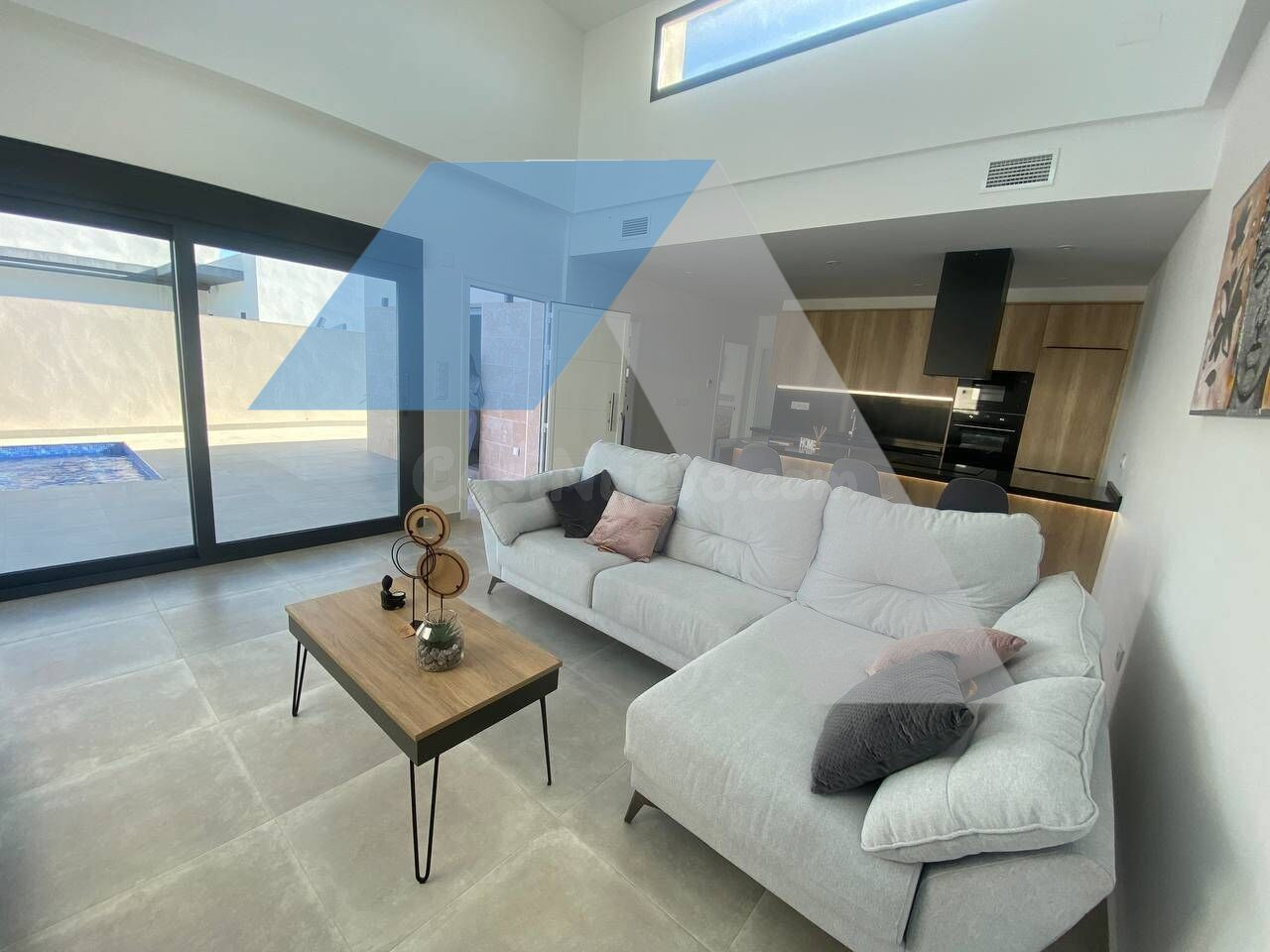 Chalet adosado con piscina privada en Daya Nueva
