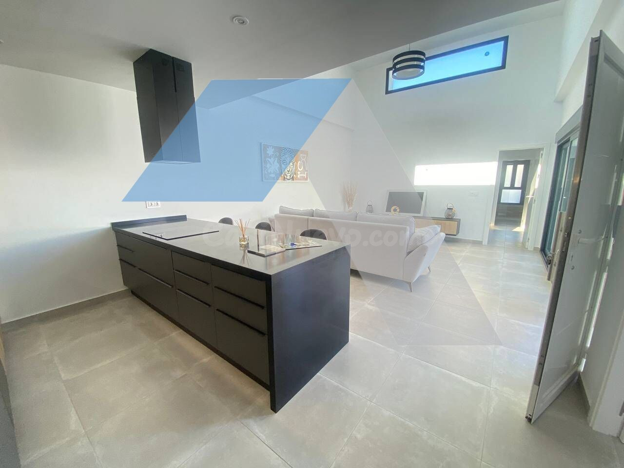 Chalet adosado con piscina privada en Daya Nueva - foto 4