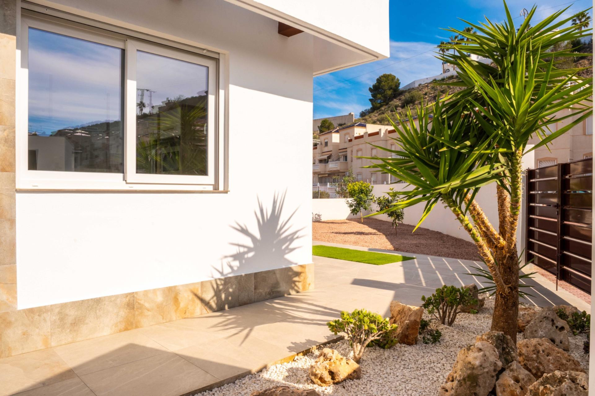 PRECIOSA GRAN VILLA CON VISTAS AL CAMPO DE GOLF “LA MARQUESA - foto 2