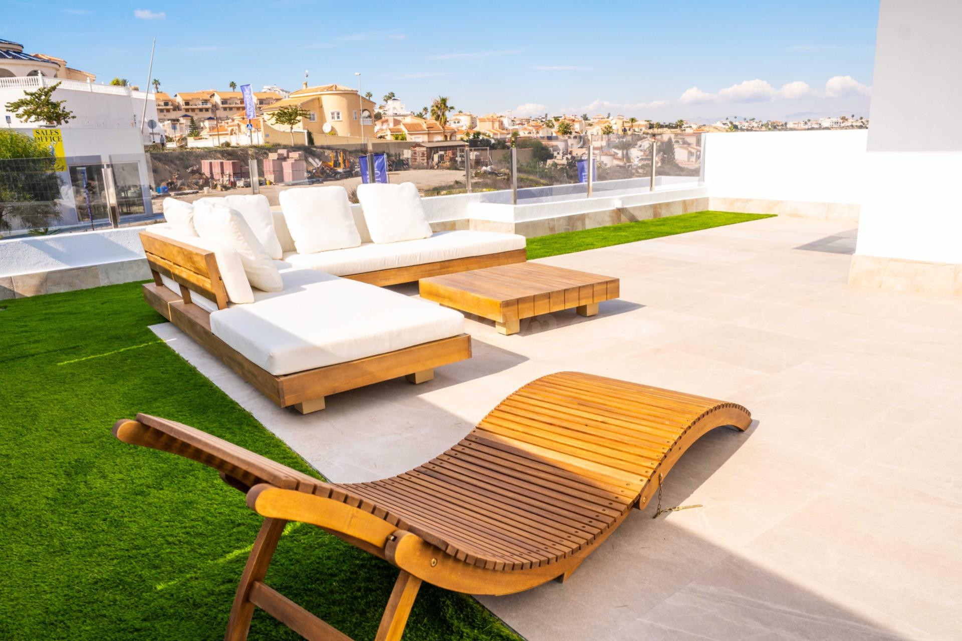 PRECIOSA GRAN VILLA CON VISTAS AL CAMPO DE GOLF “LA MARQUESA - foto 4