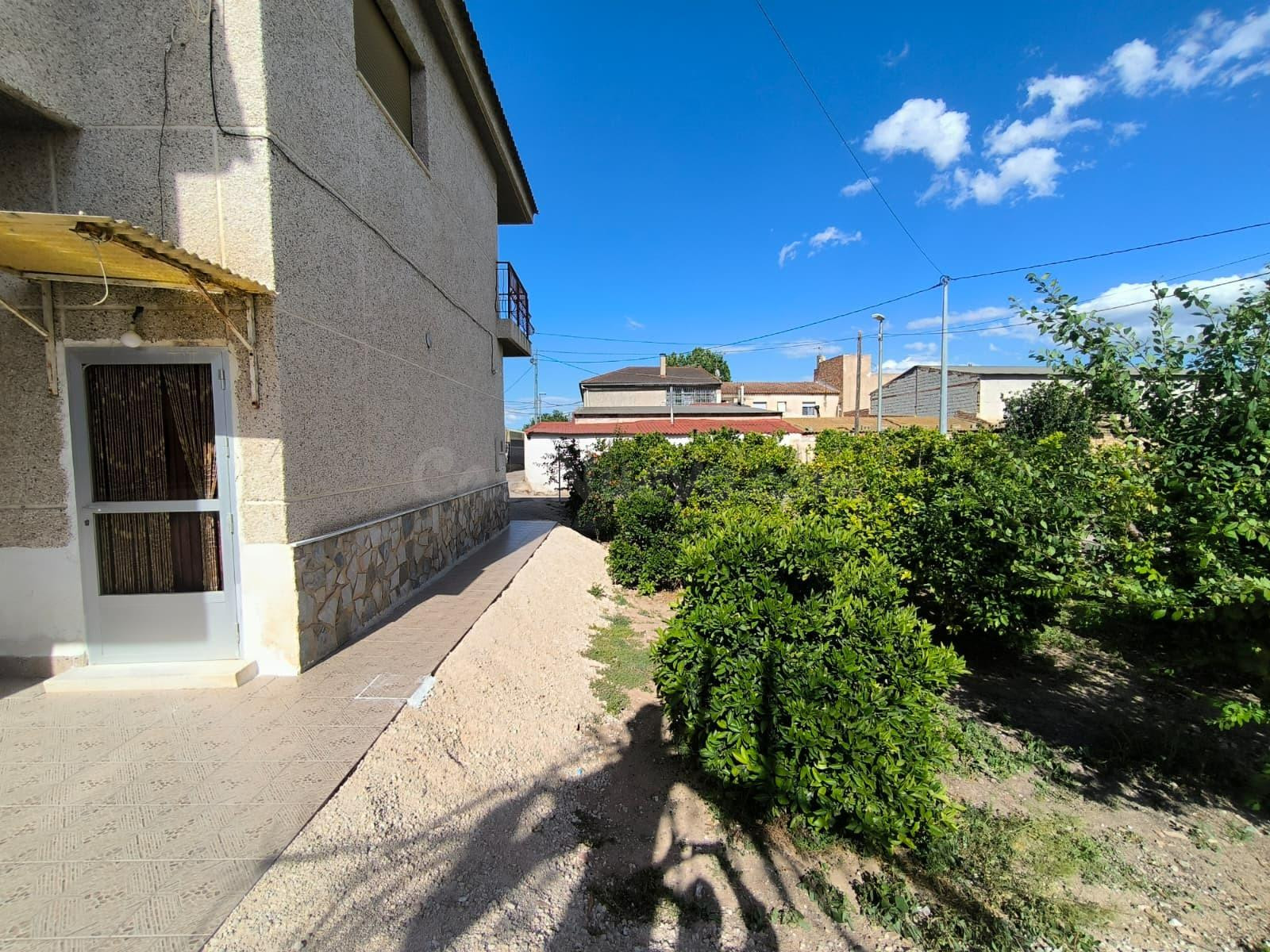 SE VENDE CASA EN ZARANDONA - foto 2