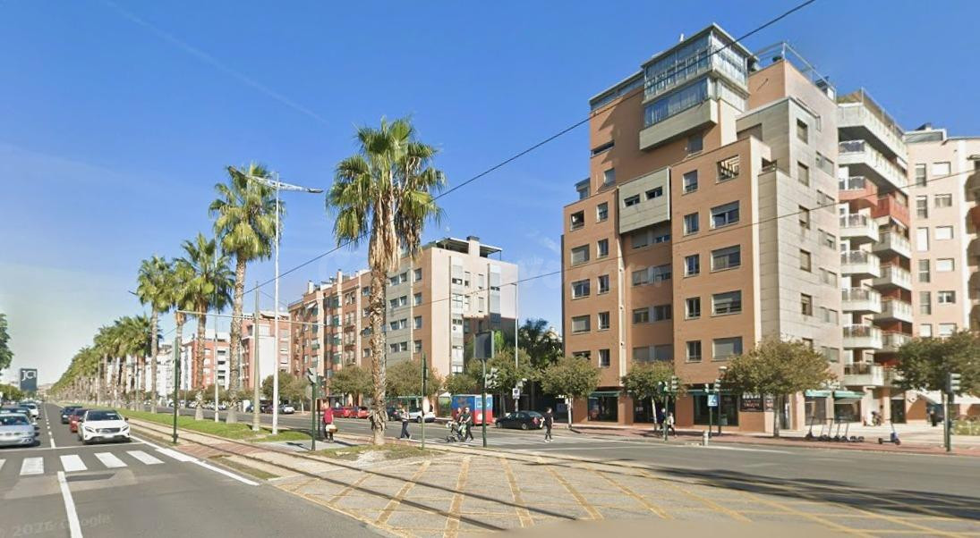 Plaza de garaje en Juan Carlos I - foto 3